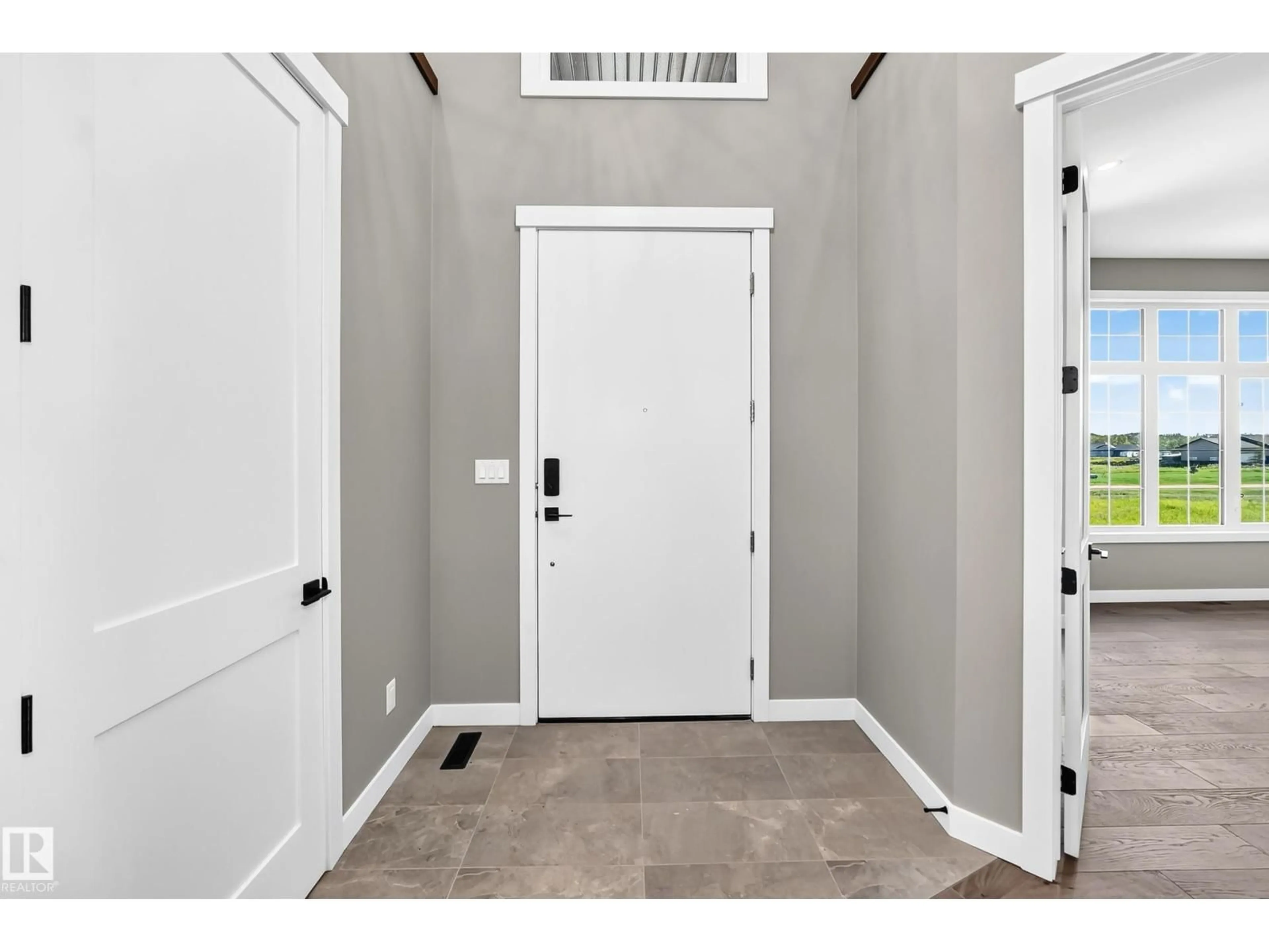 Indoor entryway for 58222 - 110 RANGE ROAD 221 ROAD, Rural Thorhild County Alberta T0A2V0