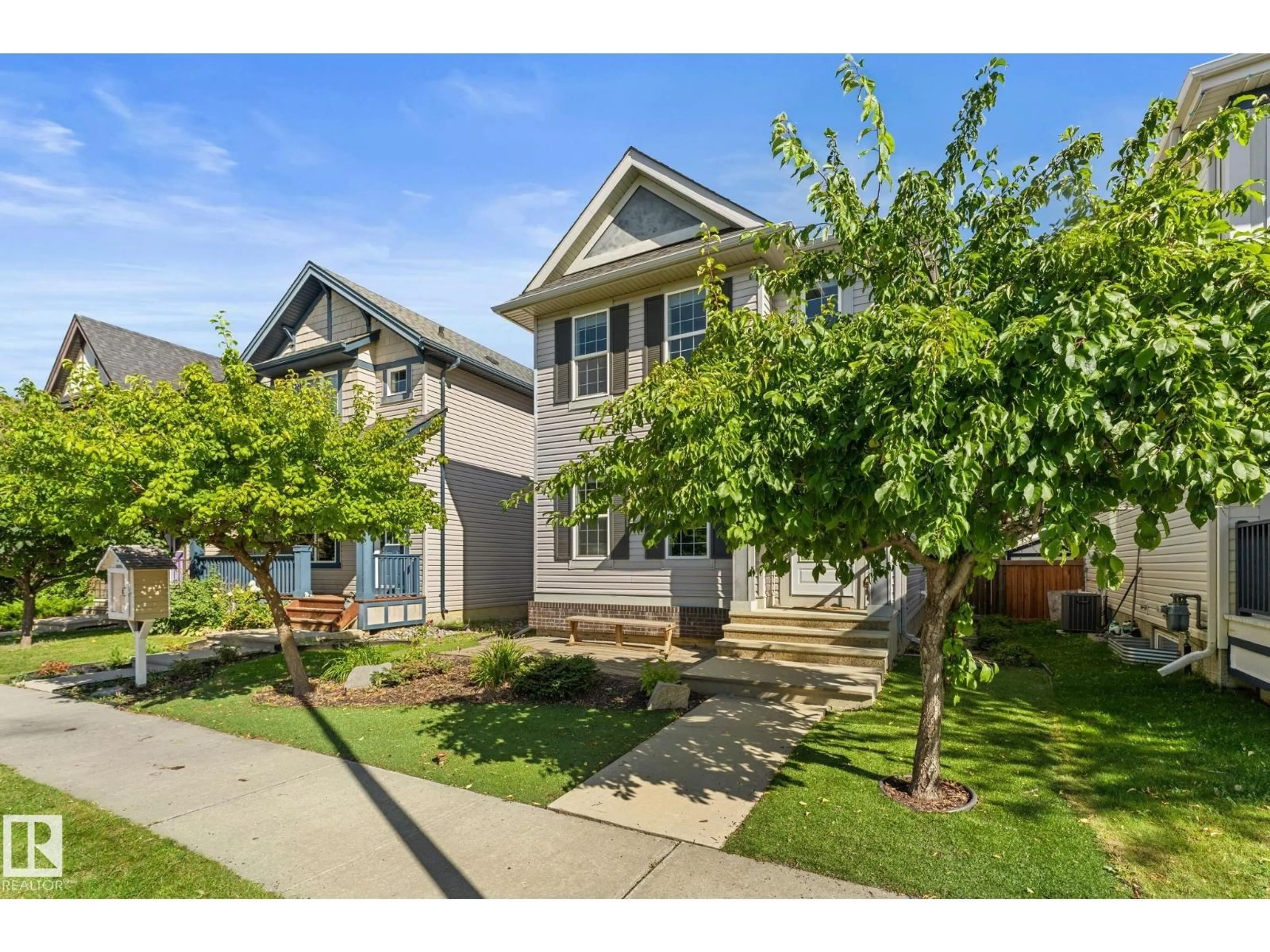 Unknown for 1518 CHAPMAN WY, Edmonton Alberta T6W0Y9