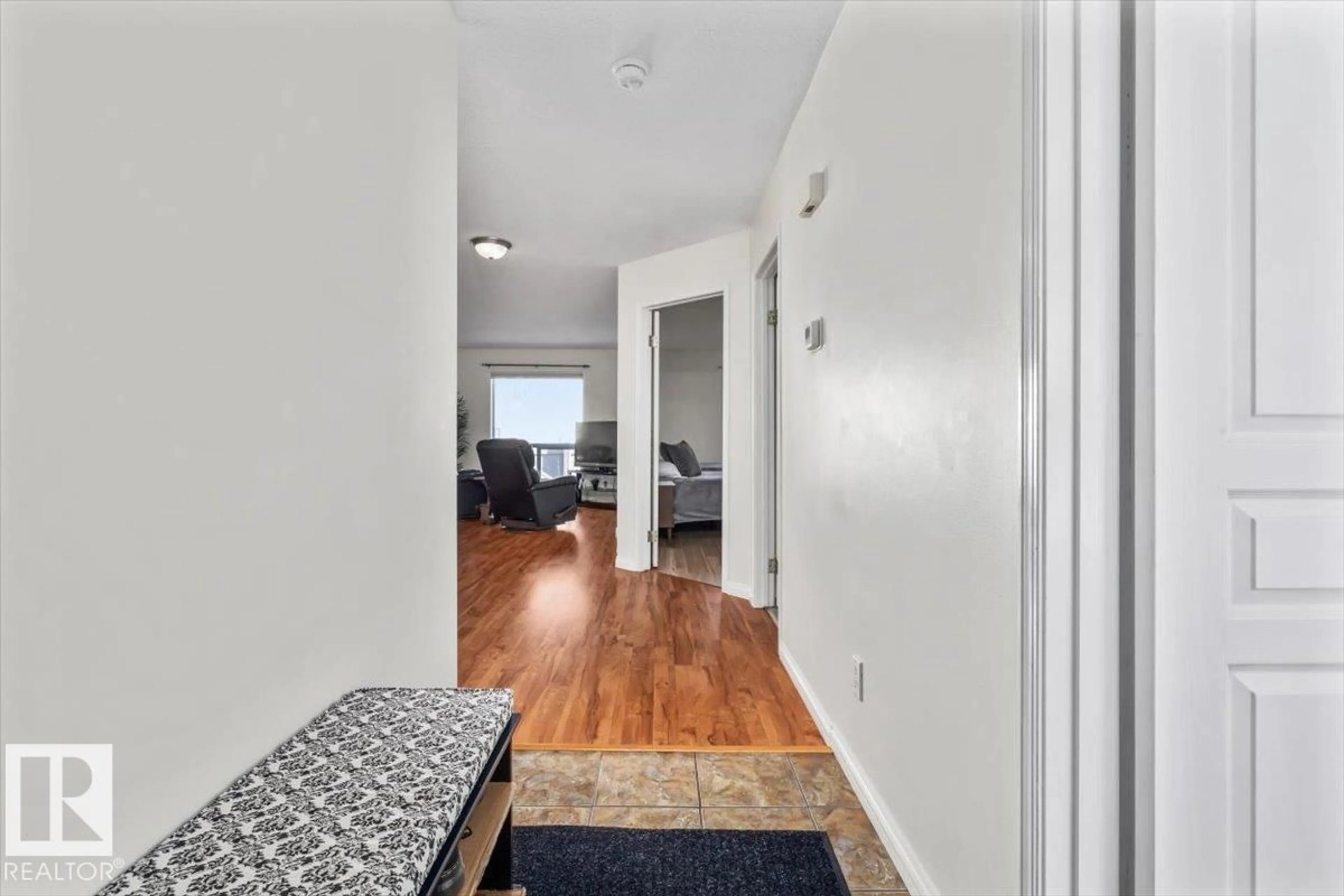 Indoor entryway for 13320 - 92 124 ST, Edmonton Alberta T5L5B7