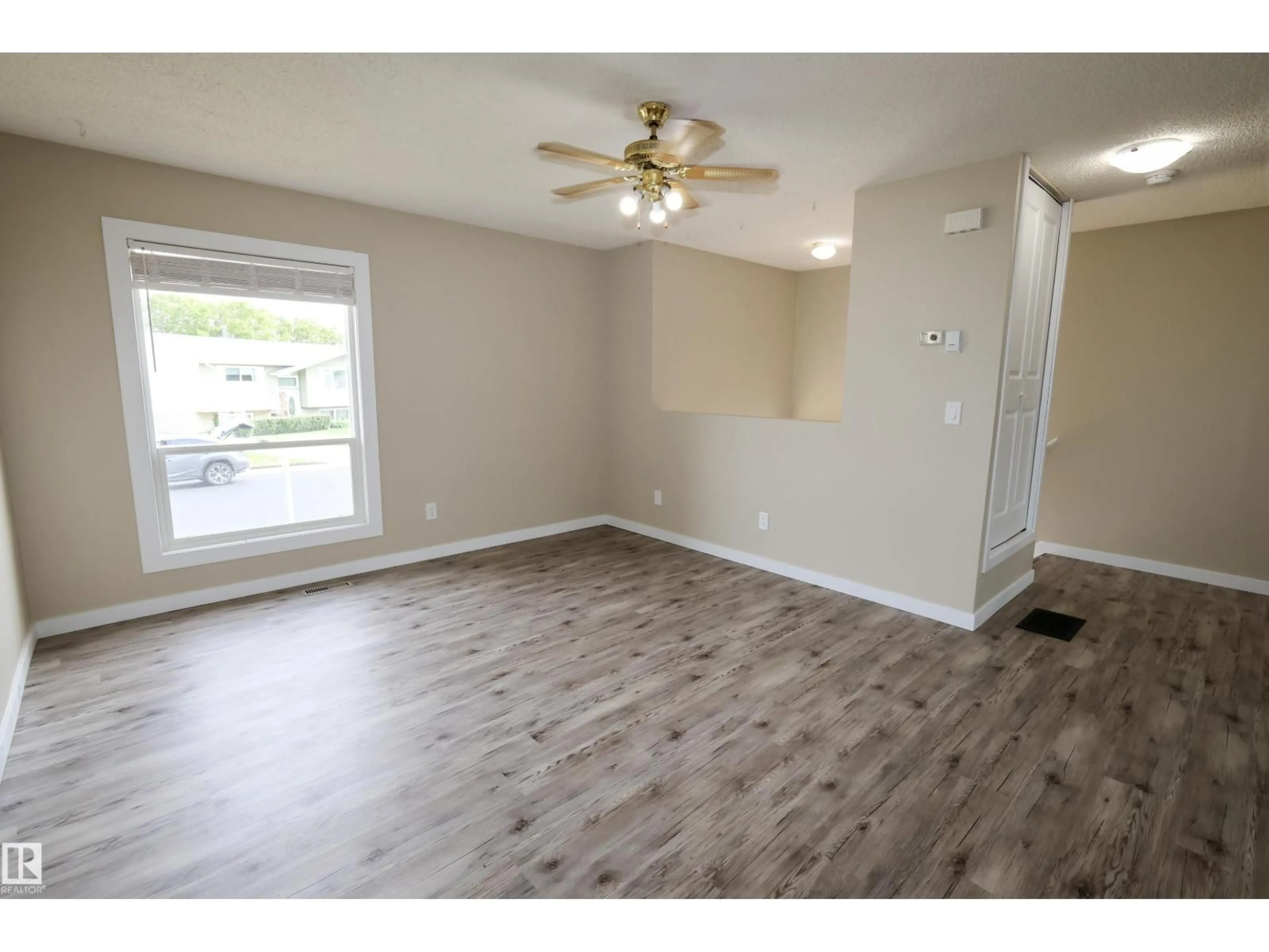 A pic of a room for 9704 104 ST, Morinville Alberta T8R1C8