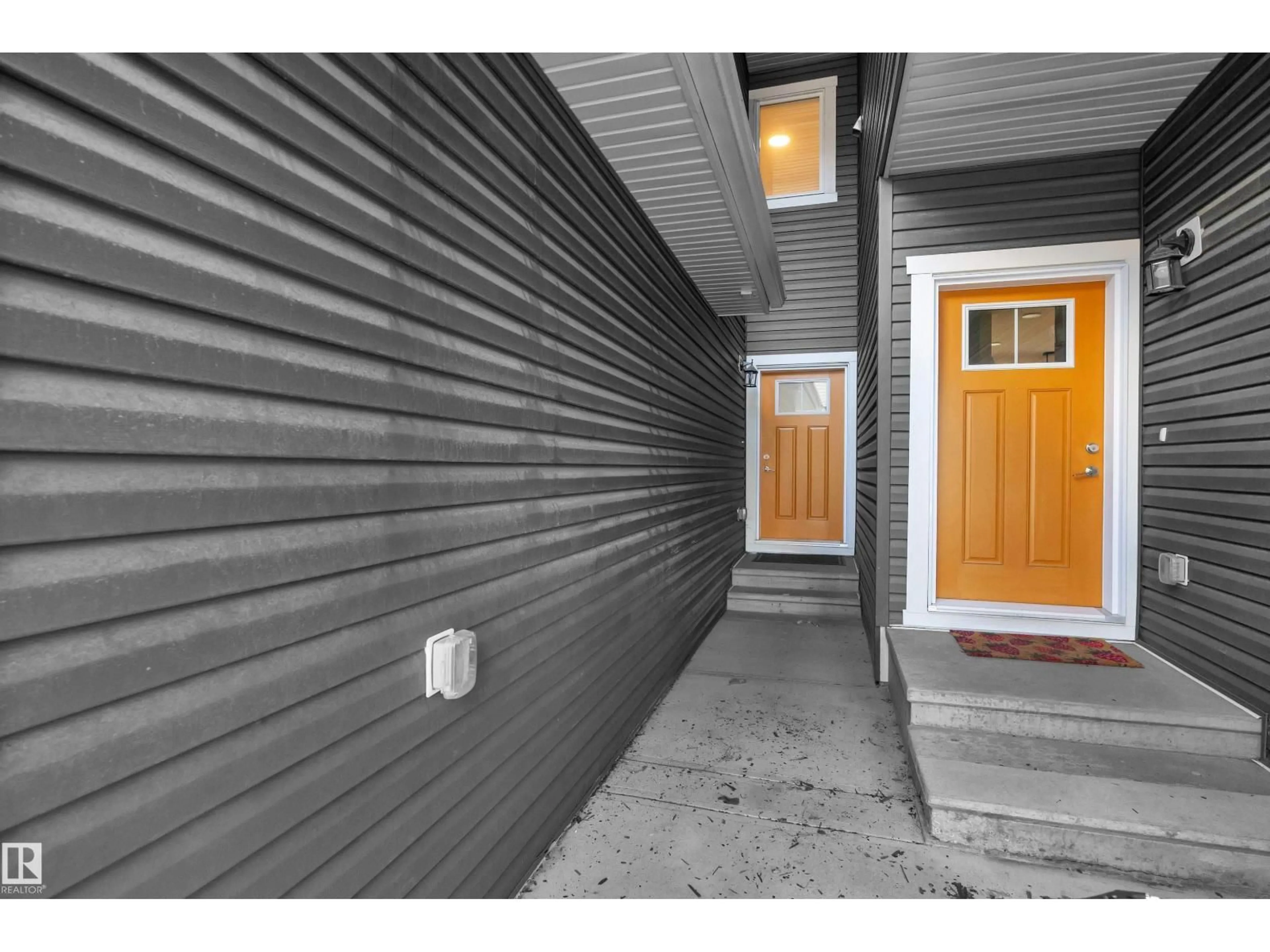 Indoor entryway for 21 - 603 ORCHARDS BV, Edmonton Alberta T6X2W8
