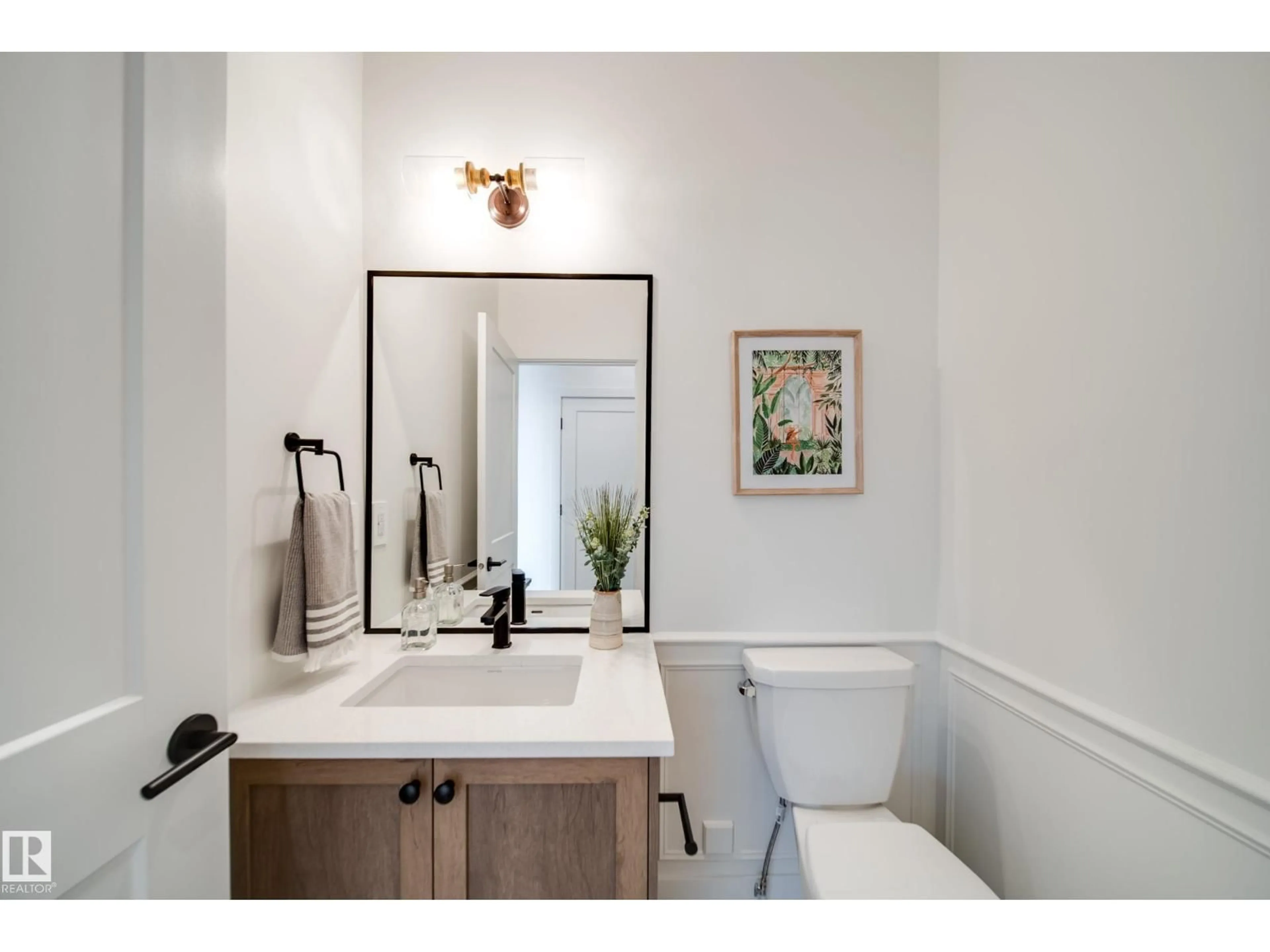 Standard bathroom, ceramic/tile floor for 73 CHARTRES CL, St. Albert Alberta T8T2E1