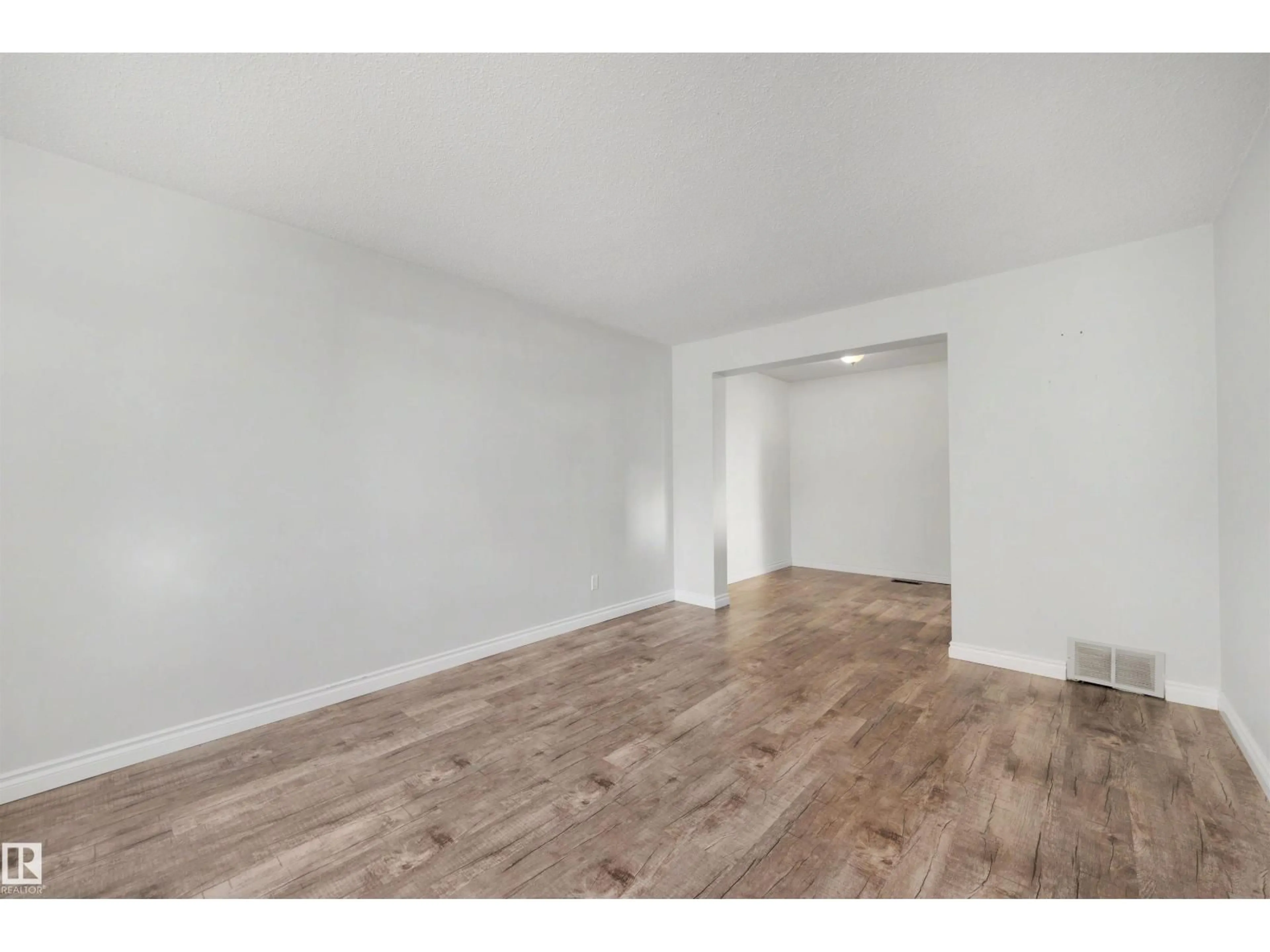 A pic of a room for 303 PRIMROSE GARDENS GD, Edmonton Alberta T5T0R1