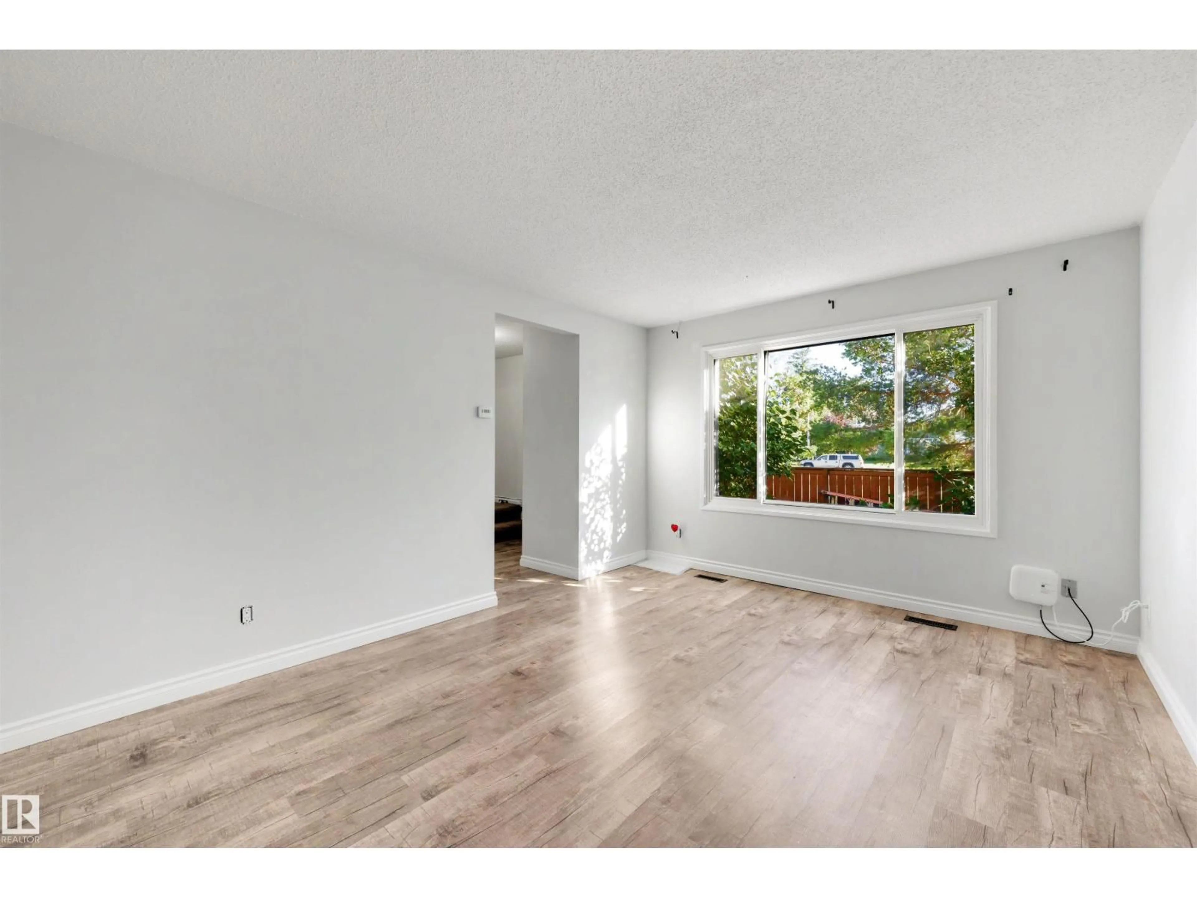 A pic of a room for 303 PRIMROSE GARDENS GD, Edmonton Alberta T5T0R1