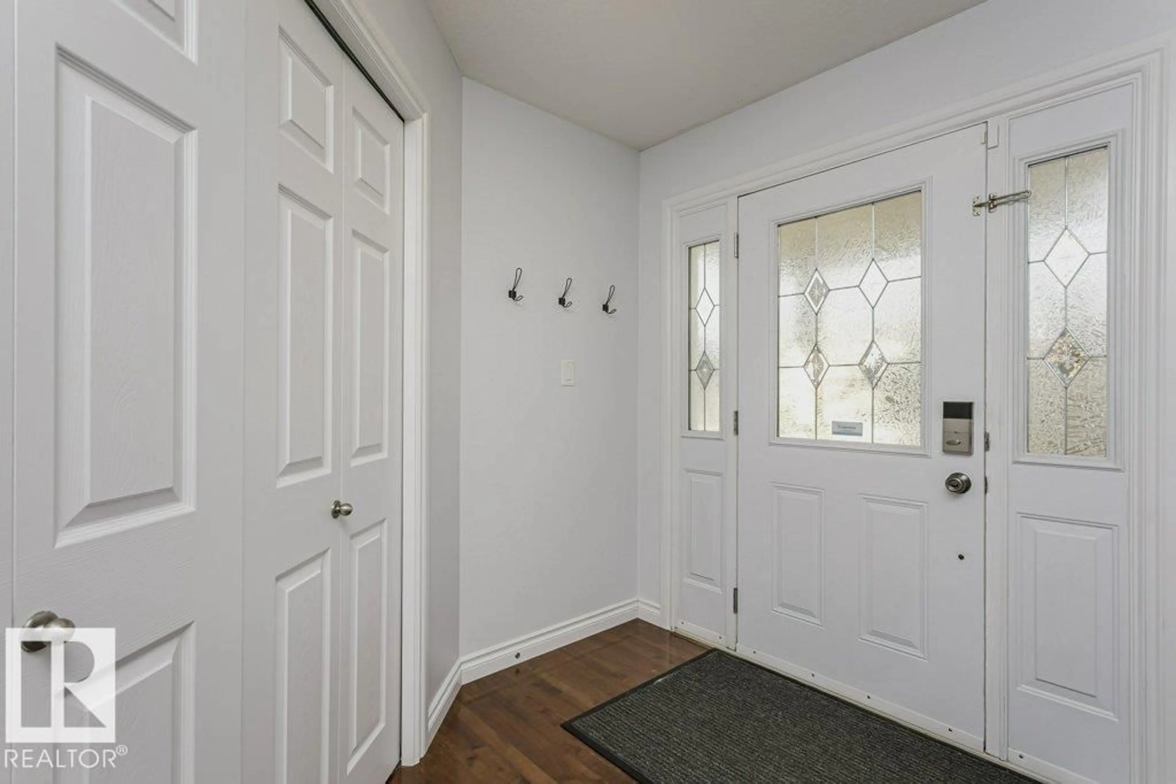 Indoor entryway for 8207 96 ST, Morinville Alberta T8R1W2
