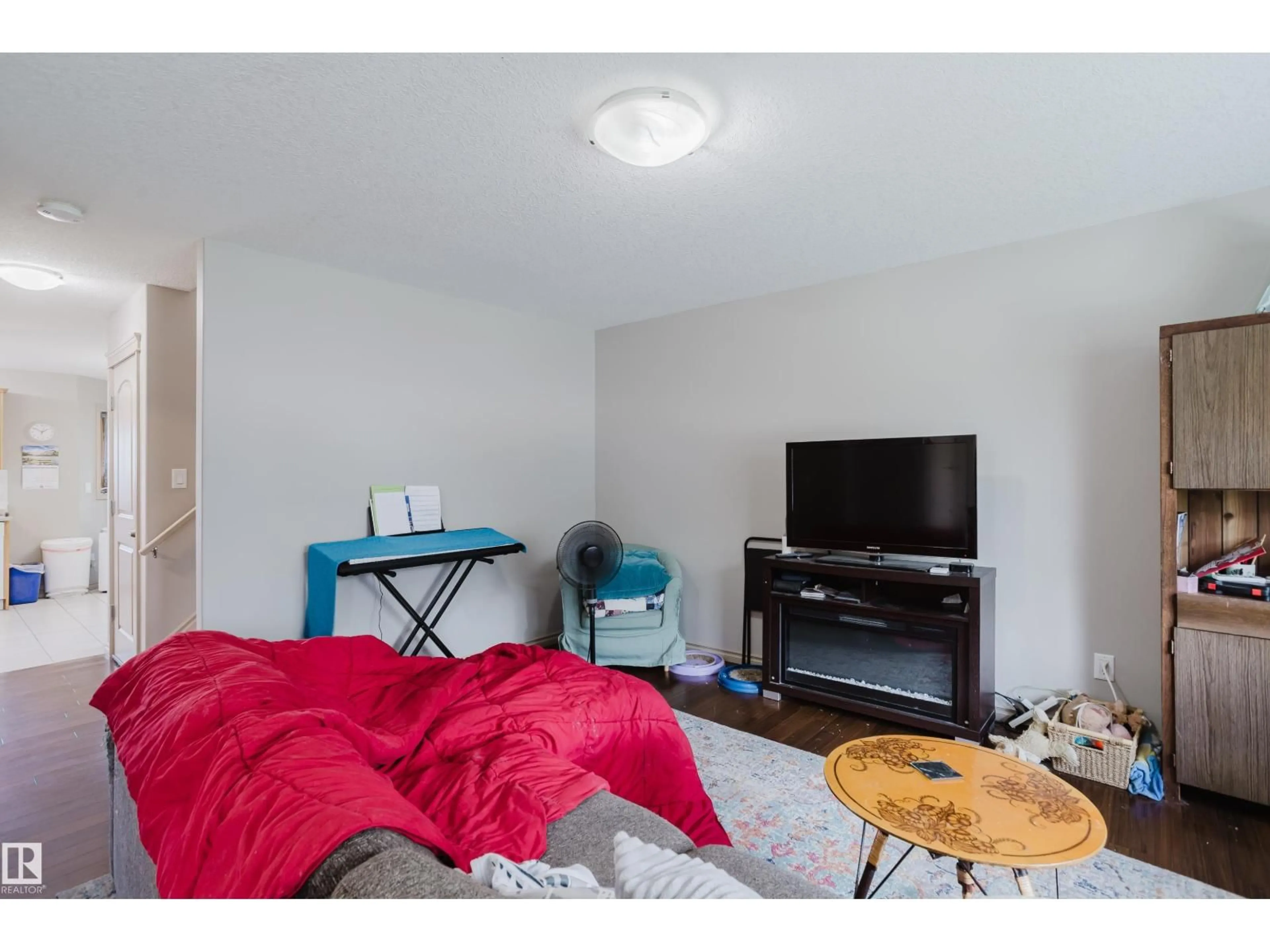 A pic of a room for NW - 10334 161 ST, Edmonton Alberta T5P3J3