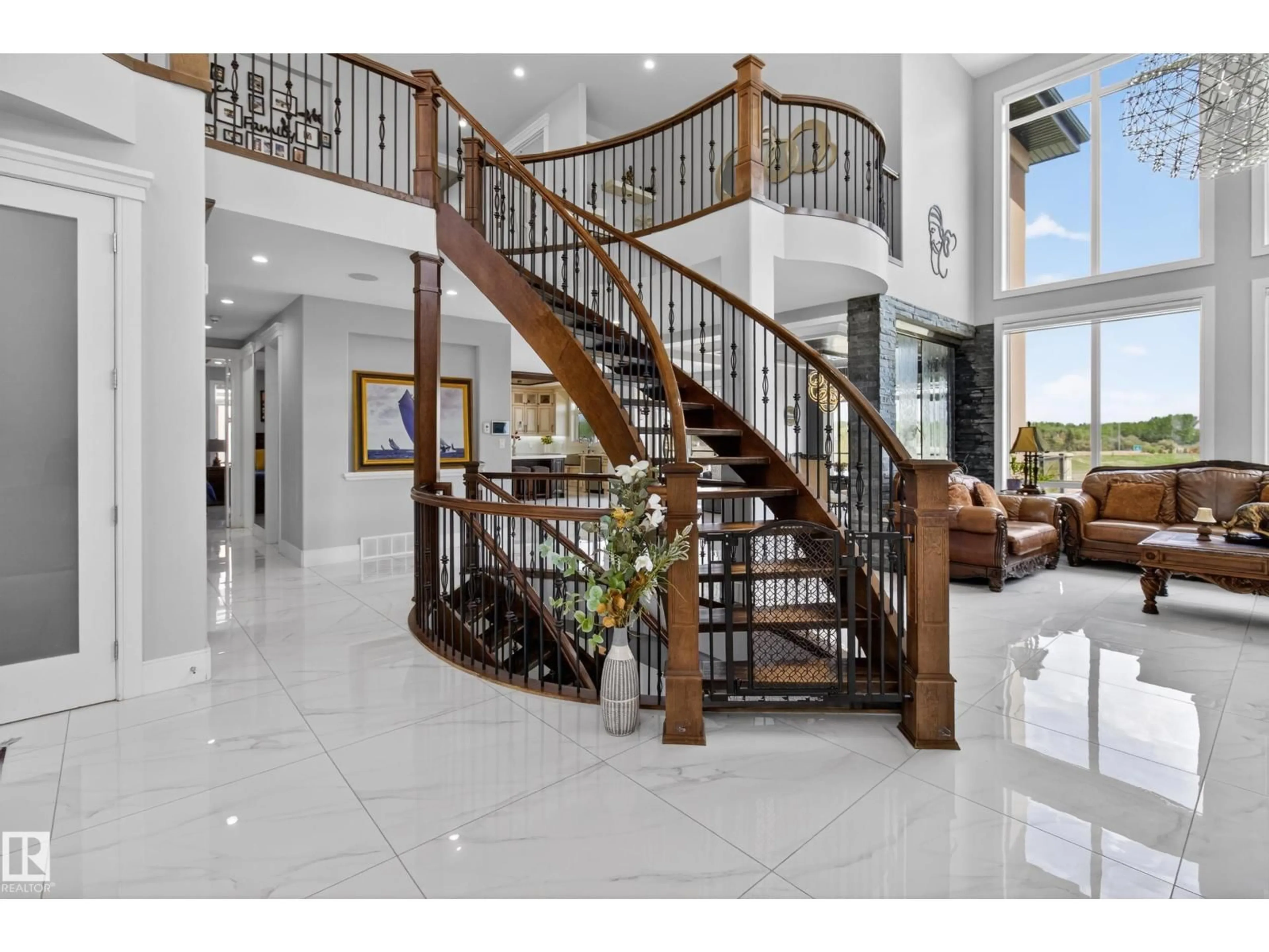 Indoor foyer for 85 RGE ROAD 231, Rural Strathcona County Alberta T8B1A9