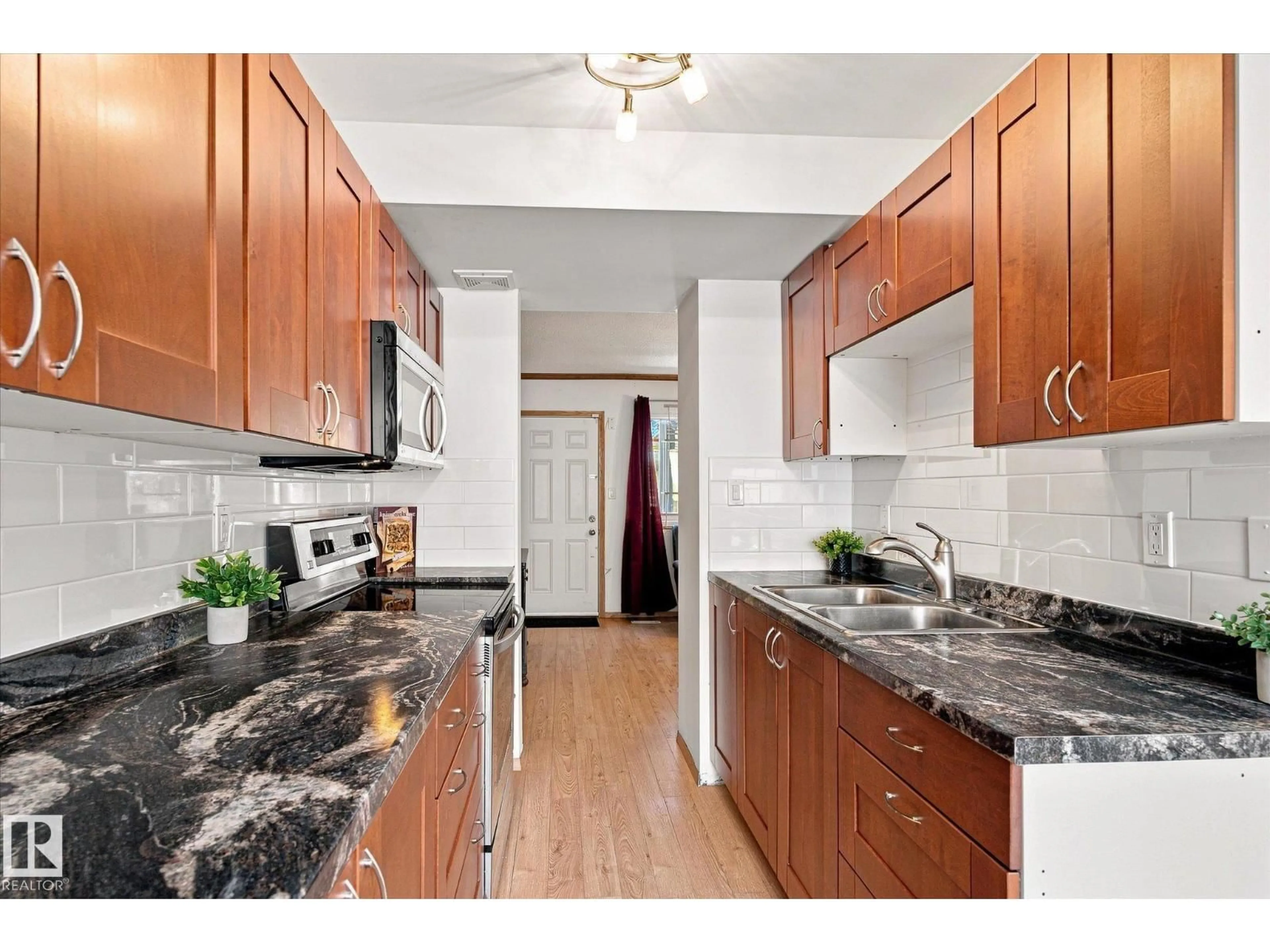 Standard kitchen, unknown for 790 ABBOTTSFIELD RD, Edmonton Alberta T5W4R4
