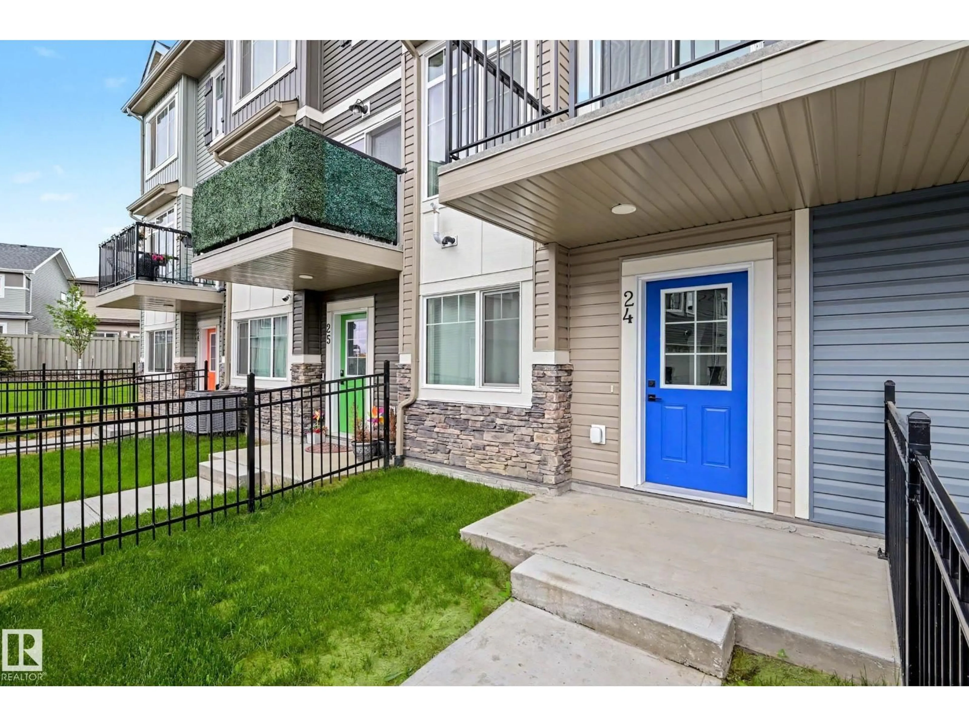 Patio, street for 6214 - 24 CARTMELL CO, Edmonton Alberta T6W5A7