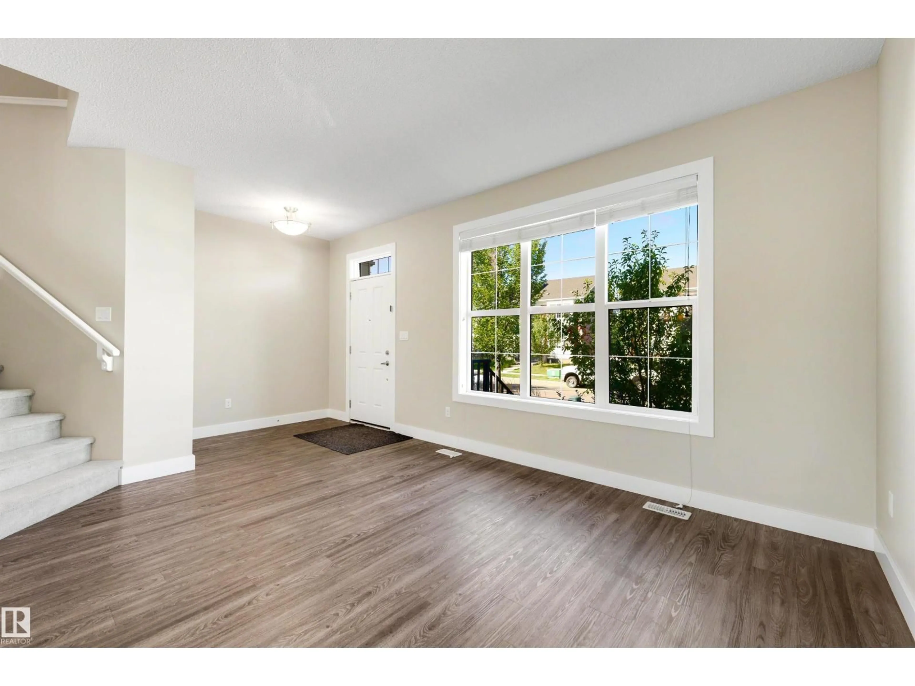 Unknown for 2125 24 ST, Edmonton Alberta T6T0Y4