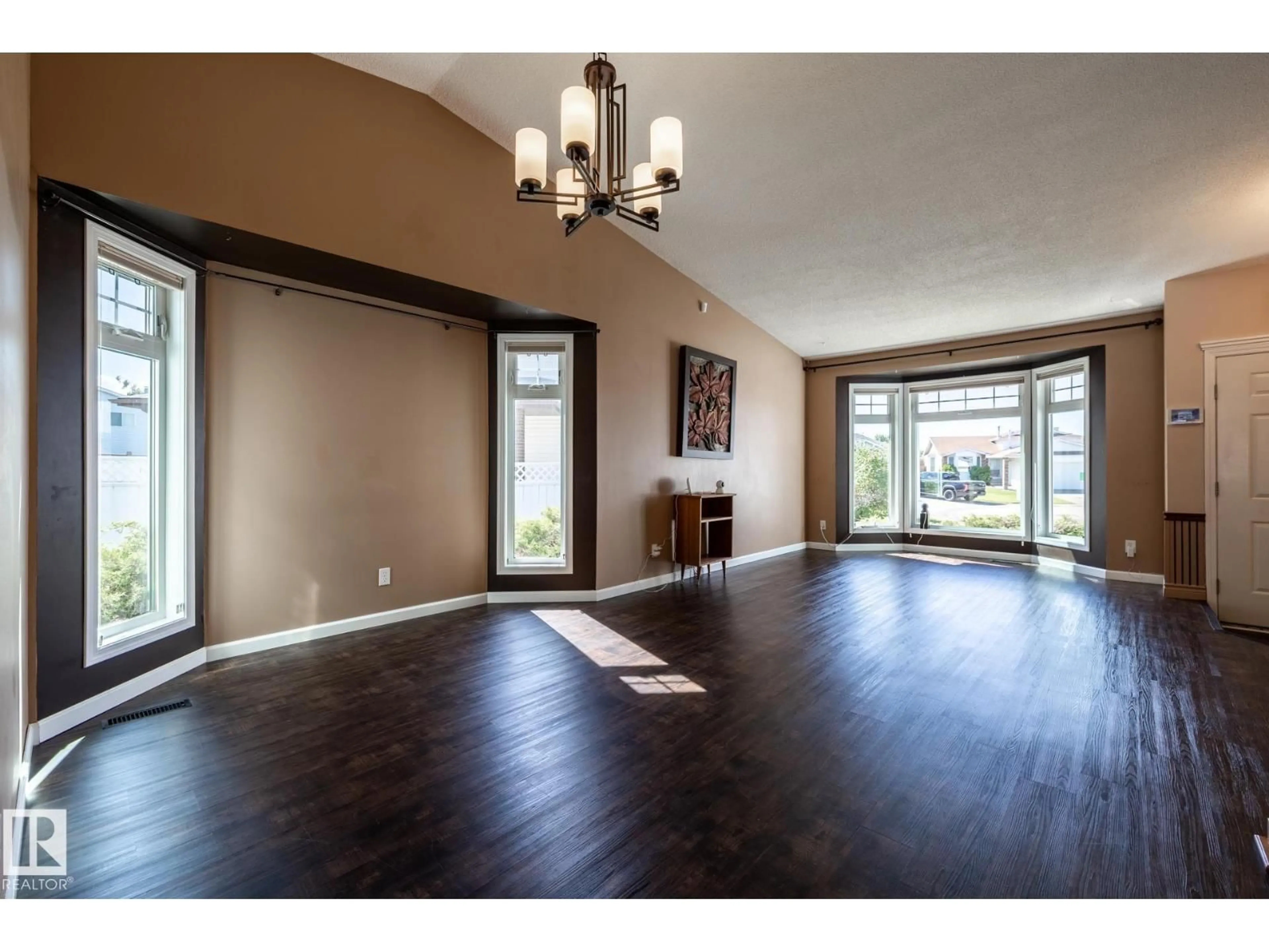 Unknown for 89 OZERNA RD, Edmonton Alberta T5Z2Y5