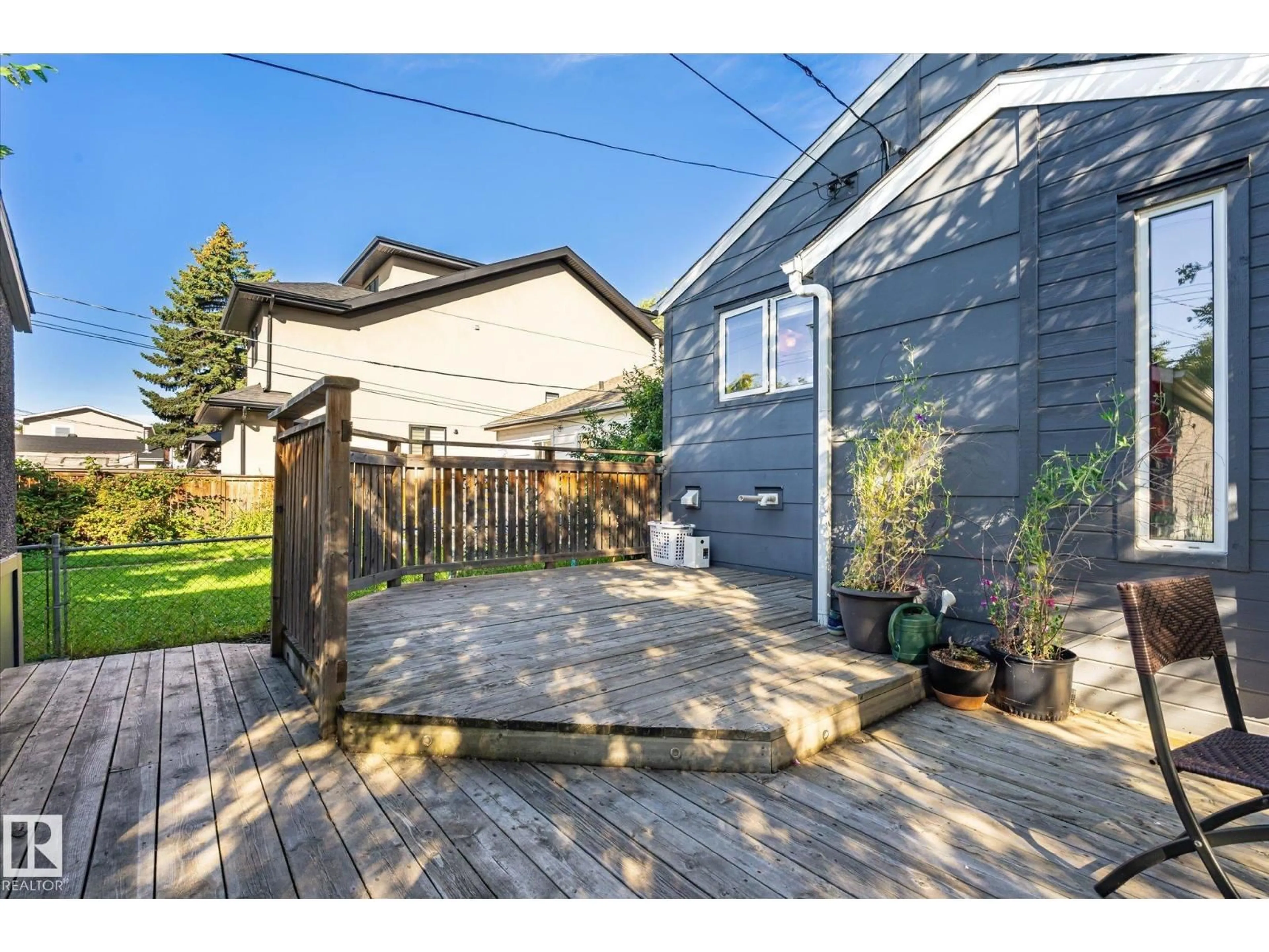 Patio, street for 10943 72 AV, Edmonton Alberta T6G0B1