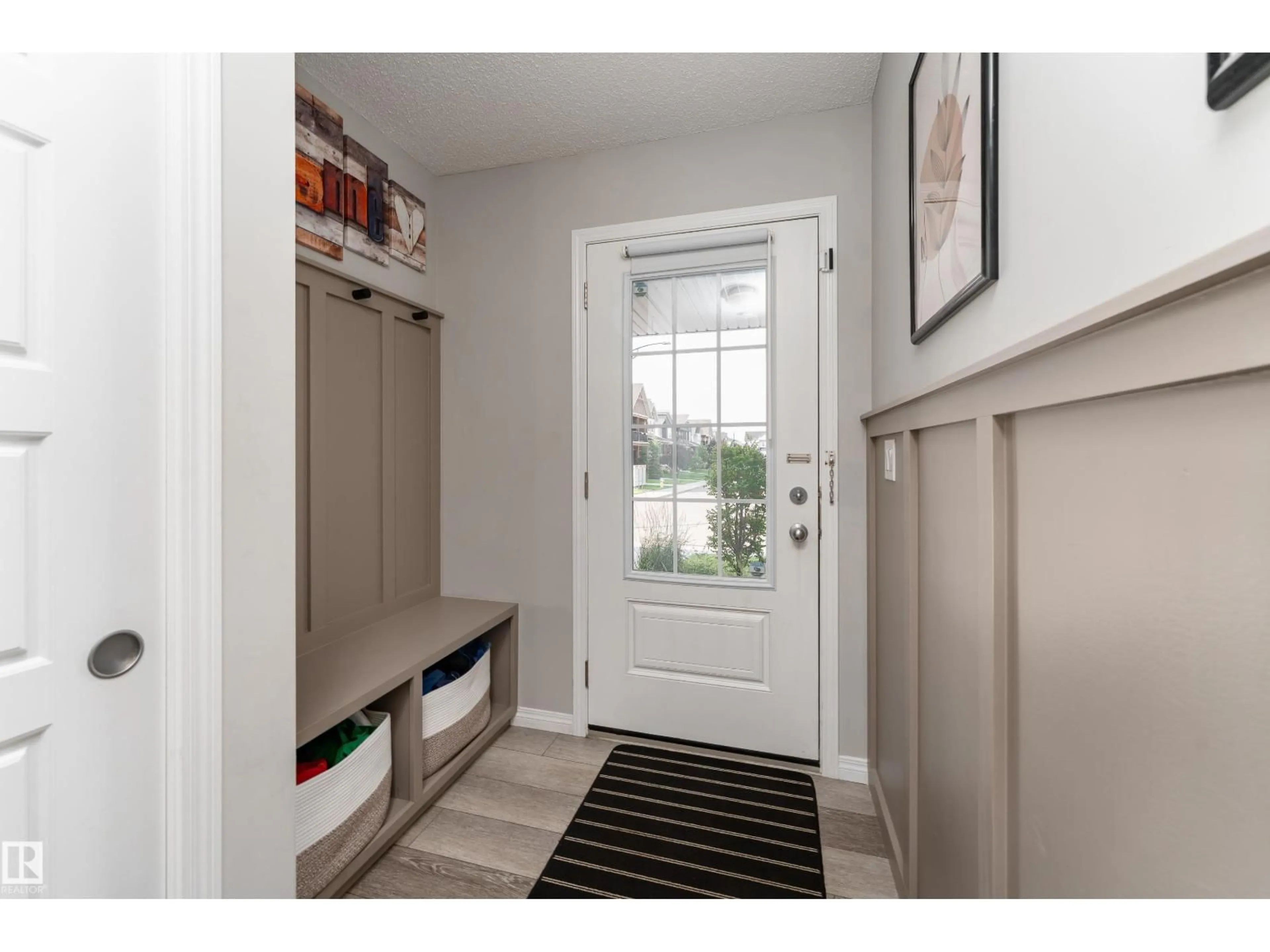 Indoor entryway for NW - 20247 16 AVENUE, Edmonton Alberta T6M1K8