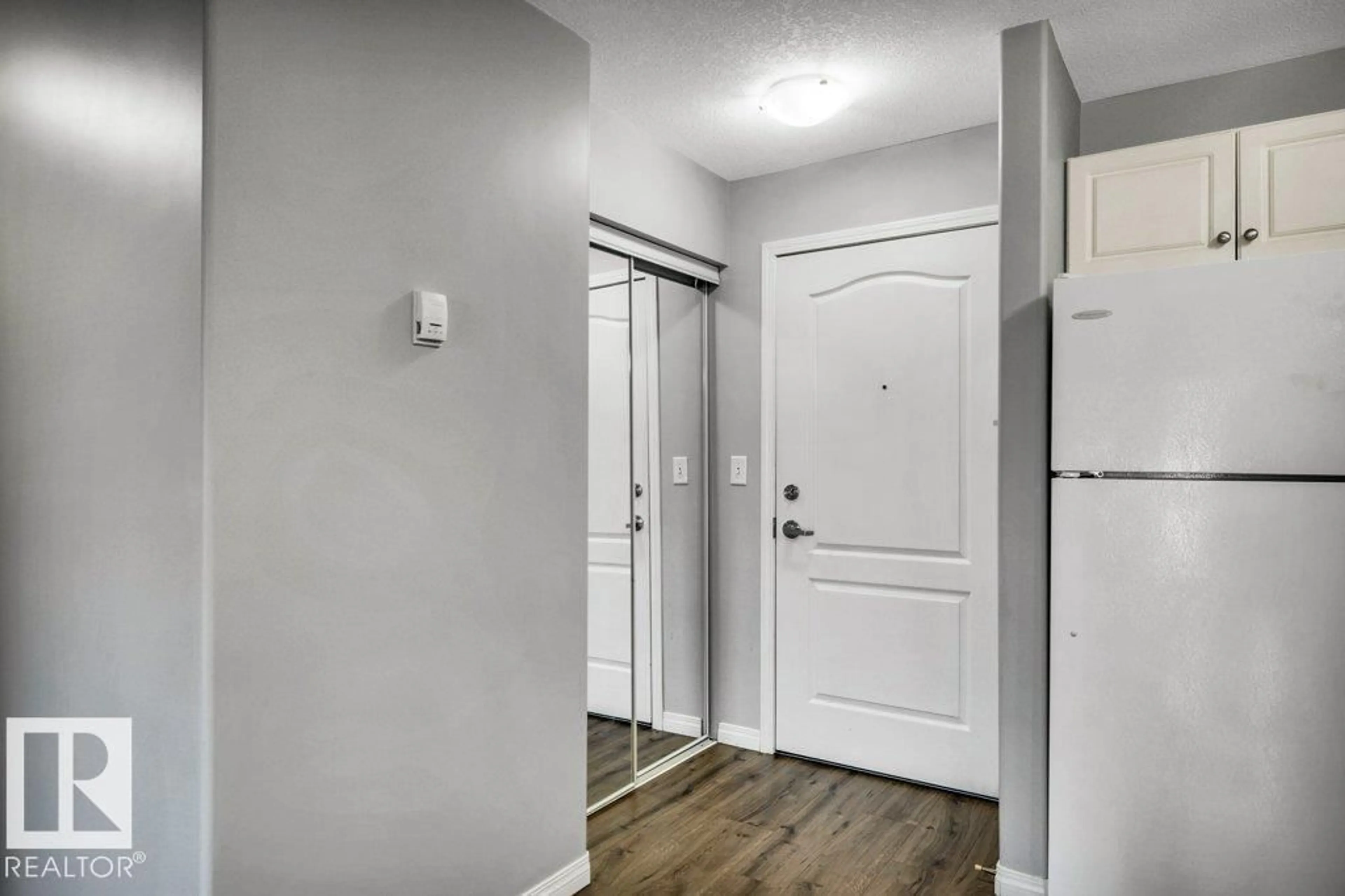 Indoor entryway for #122 - 12550 140 AV, Edmonton Alberta T5X6J4
