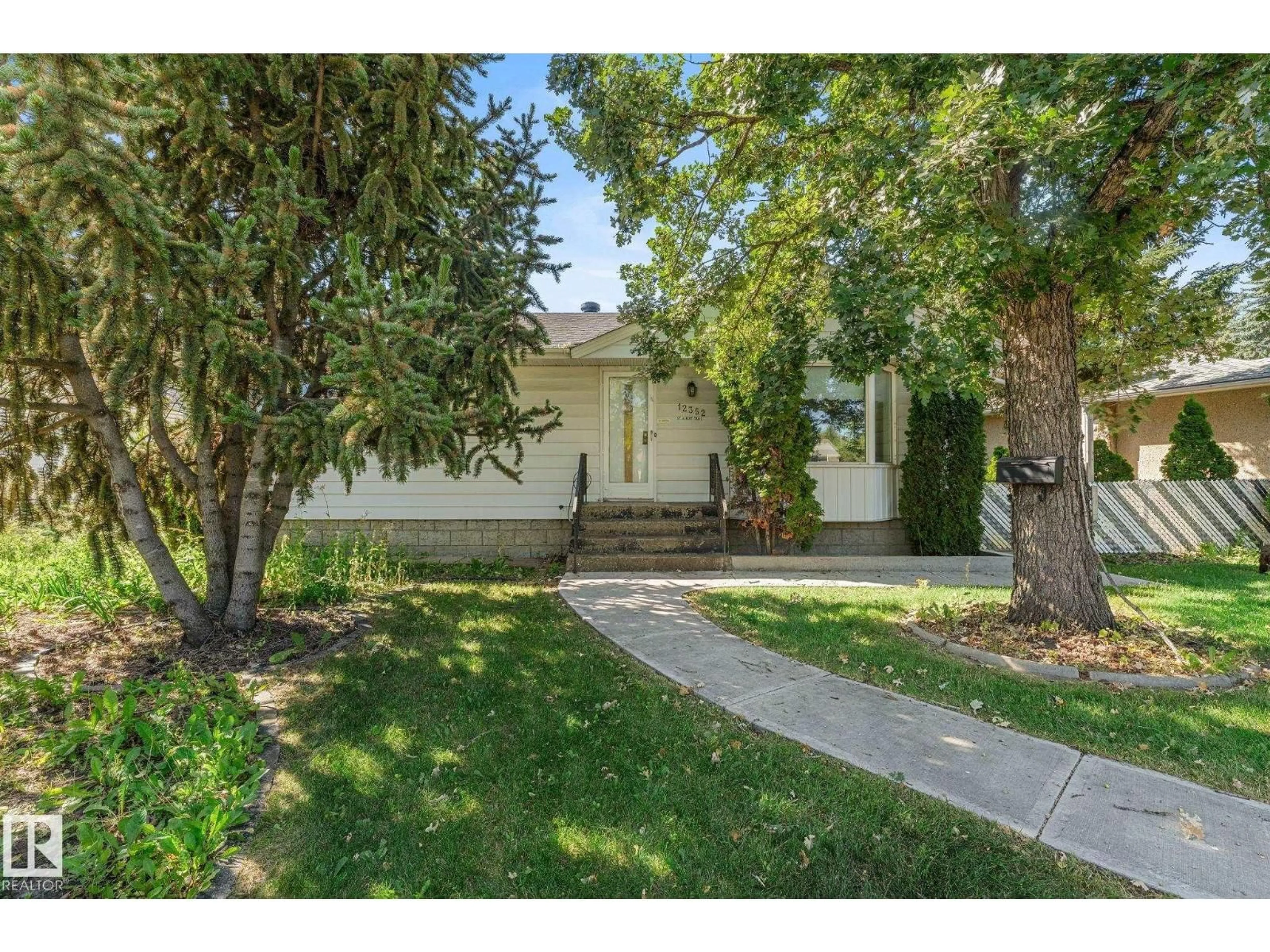 Unknown for 12352 ST ALBERT TR, Edmonton Alberta T5L4G8