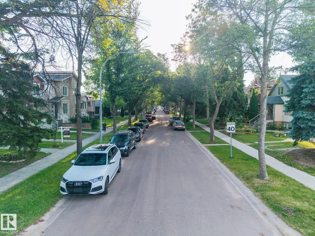 8952 81 AV, Edmonton 3