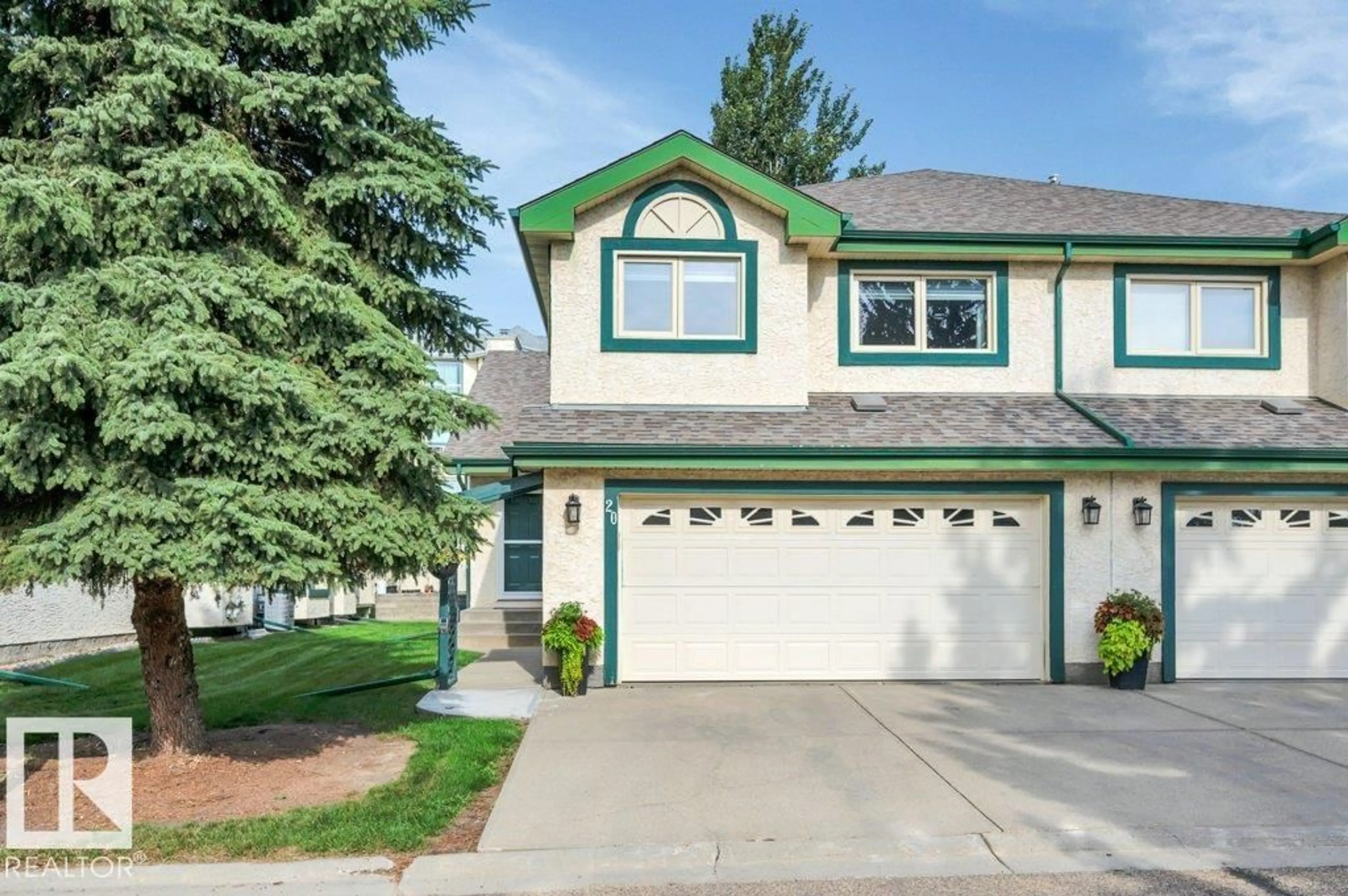 Home with vinyl exterior material, street for 20 - 20 IRONWOOD PT, St. Albert Alberta T8N6C7