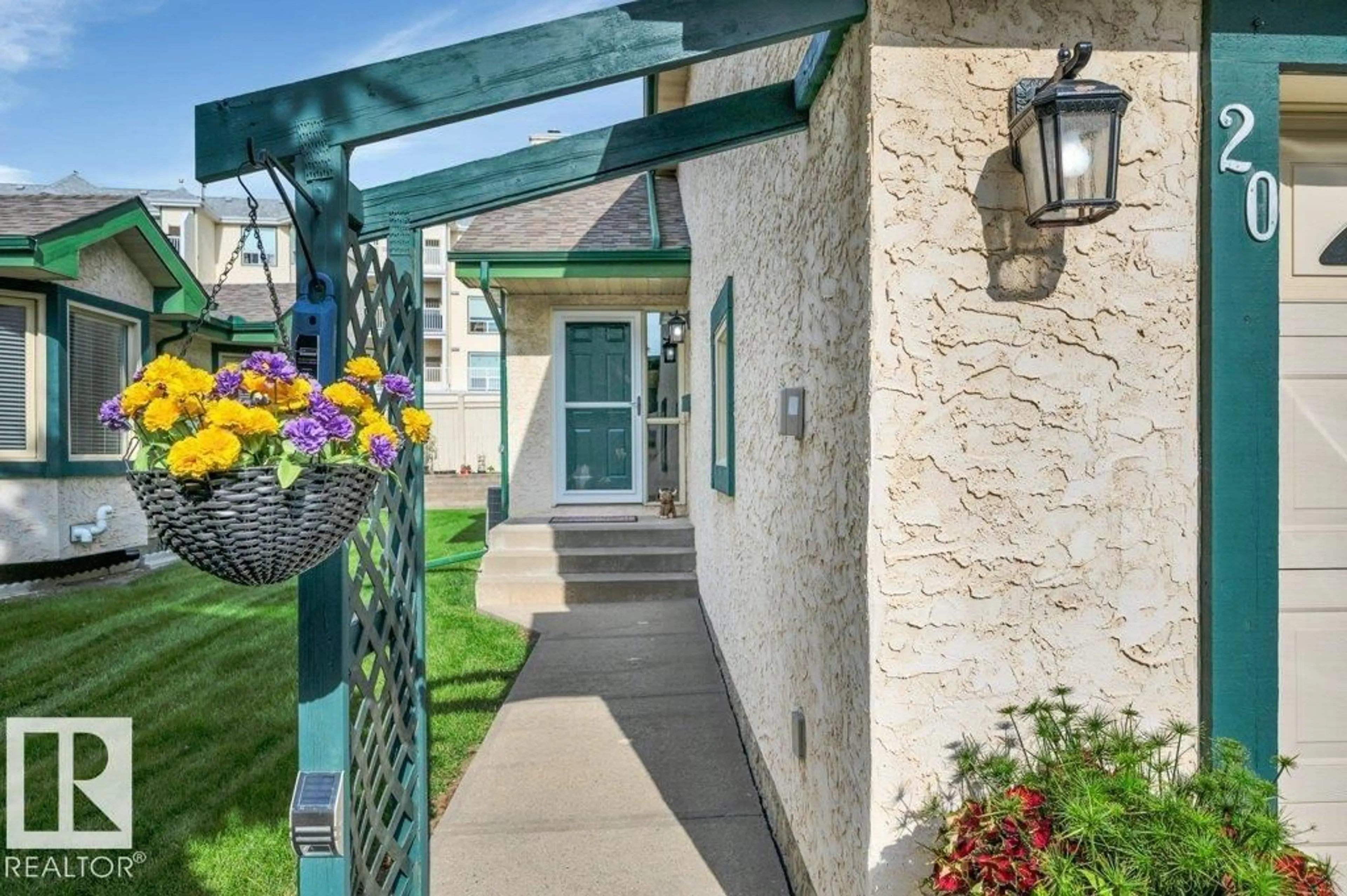 Indoor entryway for 20 - 20 IRONWOOD PT, St. Albert Alberta T8N6C7