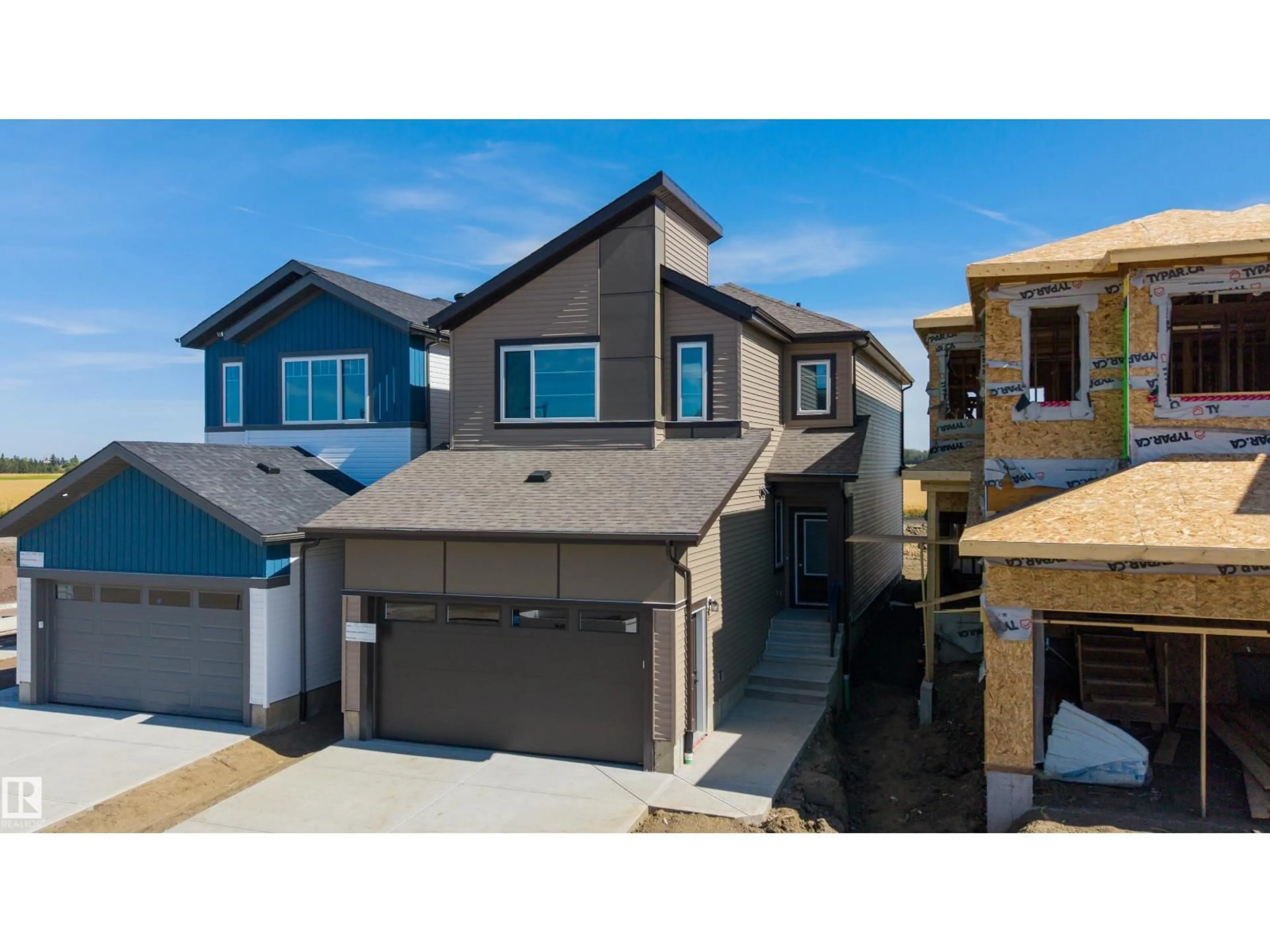 Home with vinyl exterior material, street for 798 BANK DR, Leduc Alberta T9E1G2