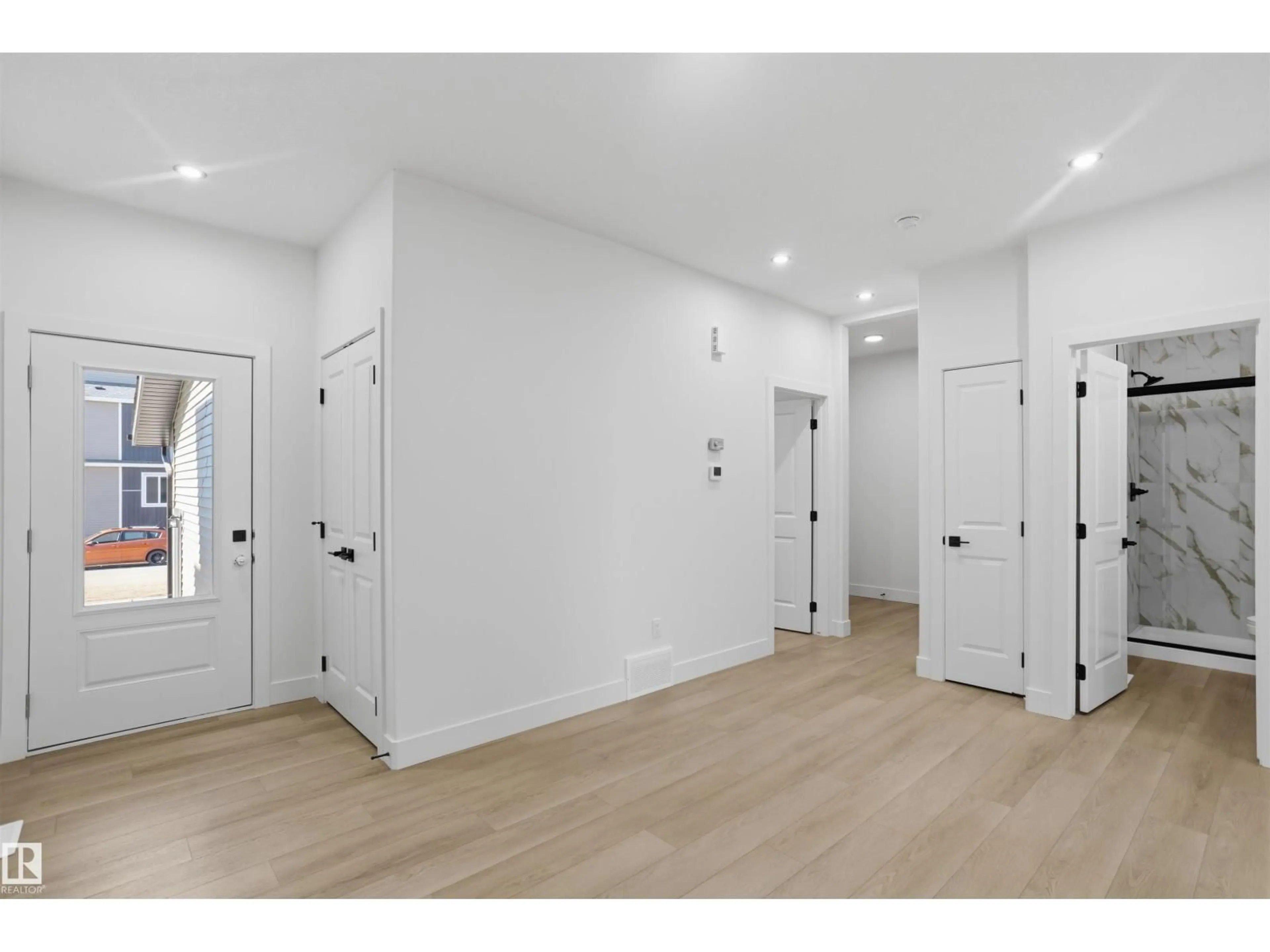 Indoor entryway for 798 BANK DR, Leduc Alberta T9E1G2
