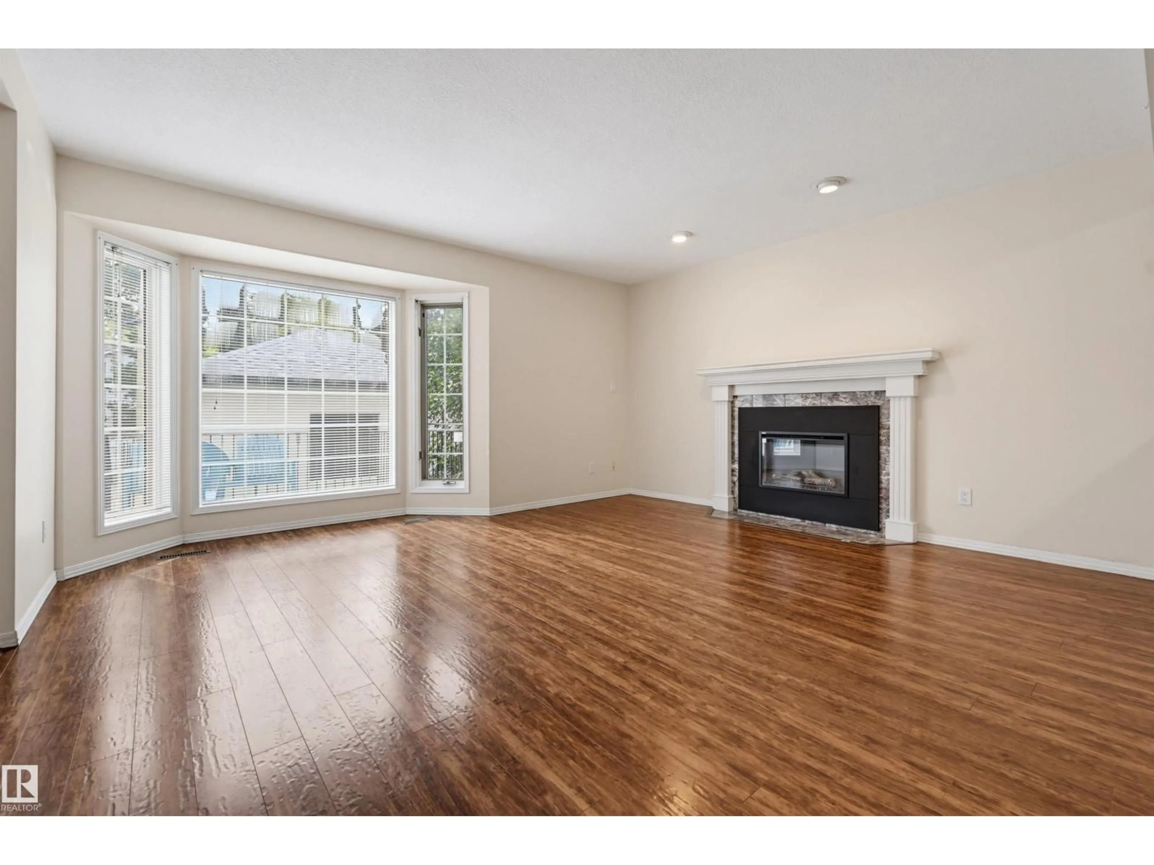 A pic of a room for 11107 UNIVERSITY AV, Edmonton Alberta T6G1Y5