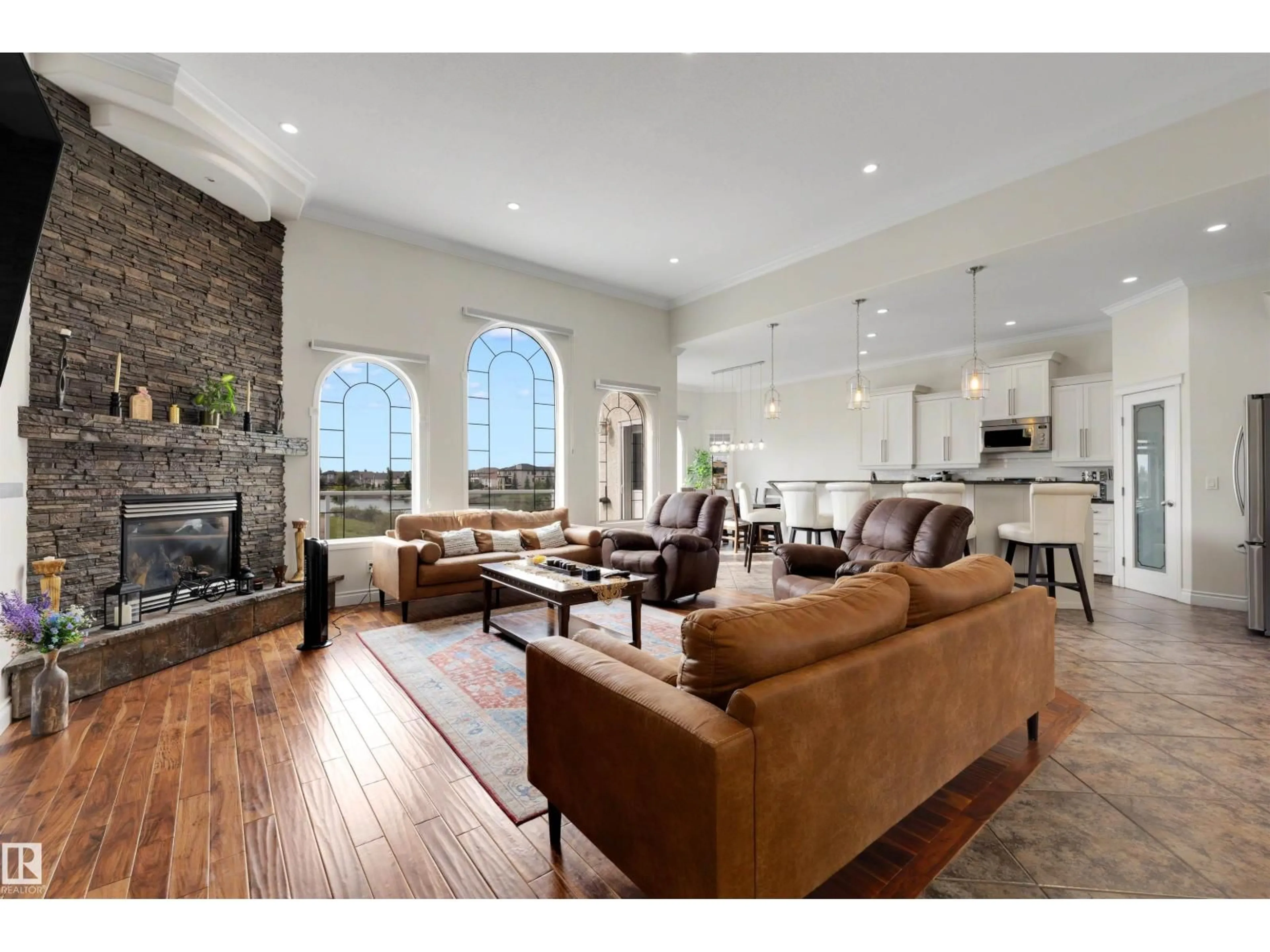 Living room with furniture, unknown for 282 OZERNA RD, Edmonton Alberta T5Z3M6