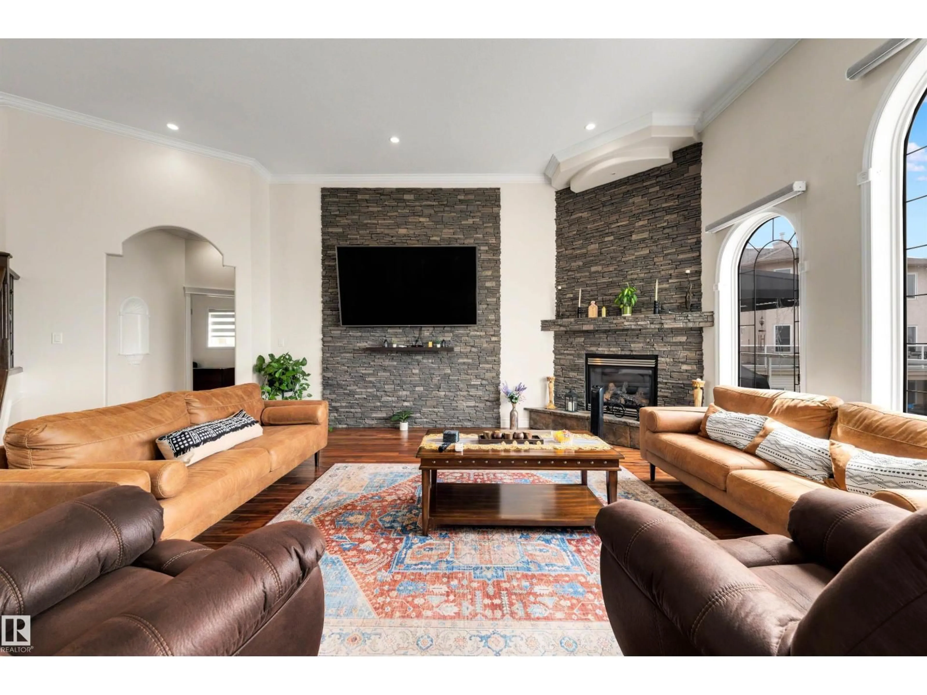 Living room with furniture, unknown for 282 OZERNA RD, Edmonton Alberta T5Z3M6