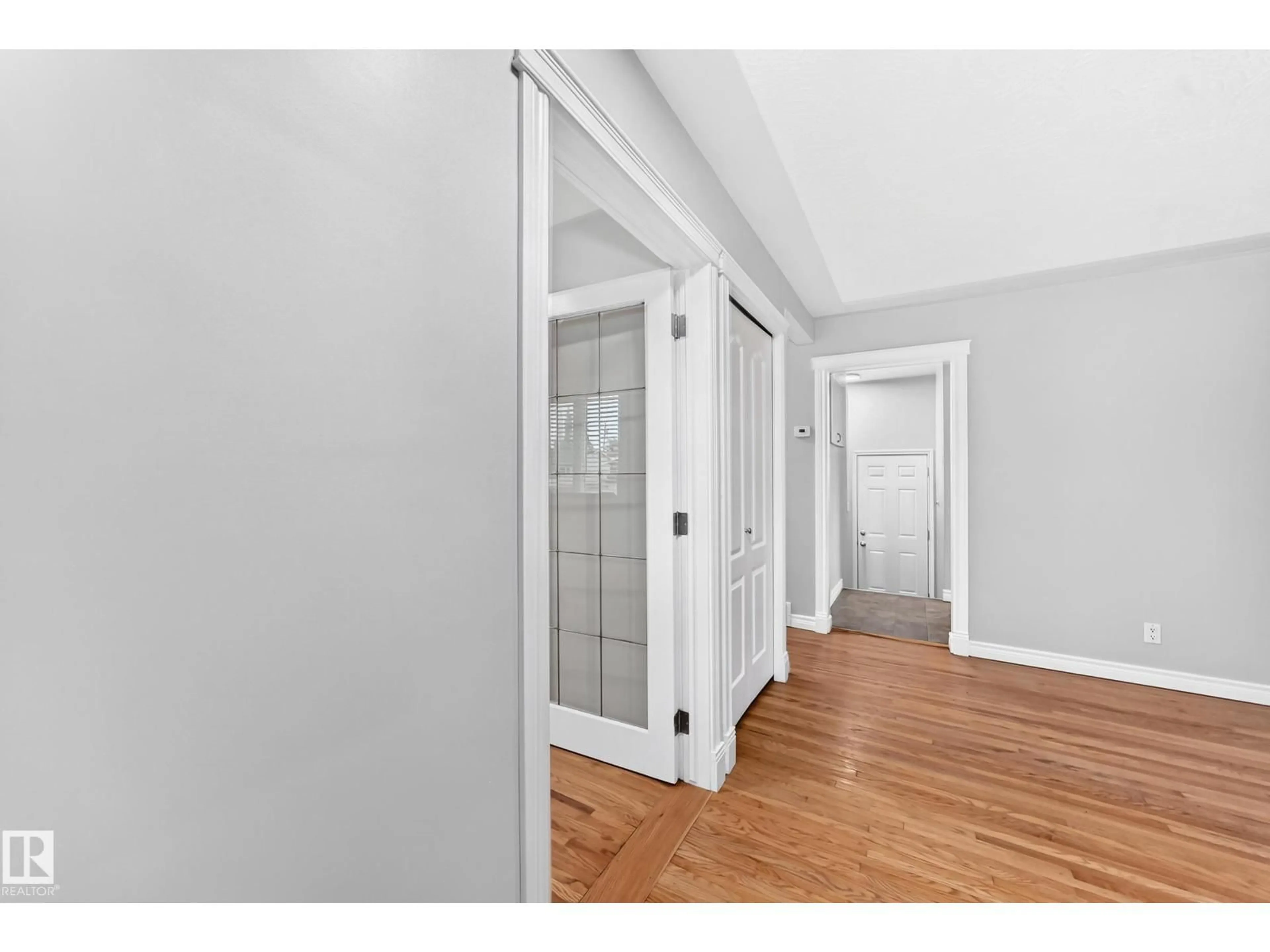 Indoor entryway for NW - 7307 76 ST, Edmonton Alberta T6C0G5