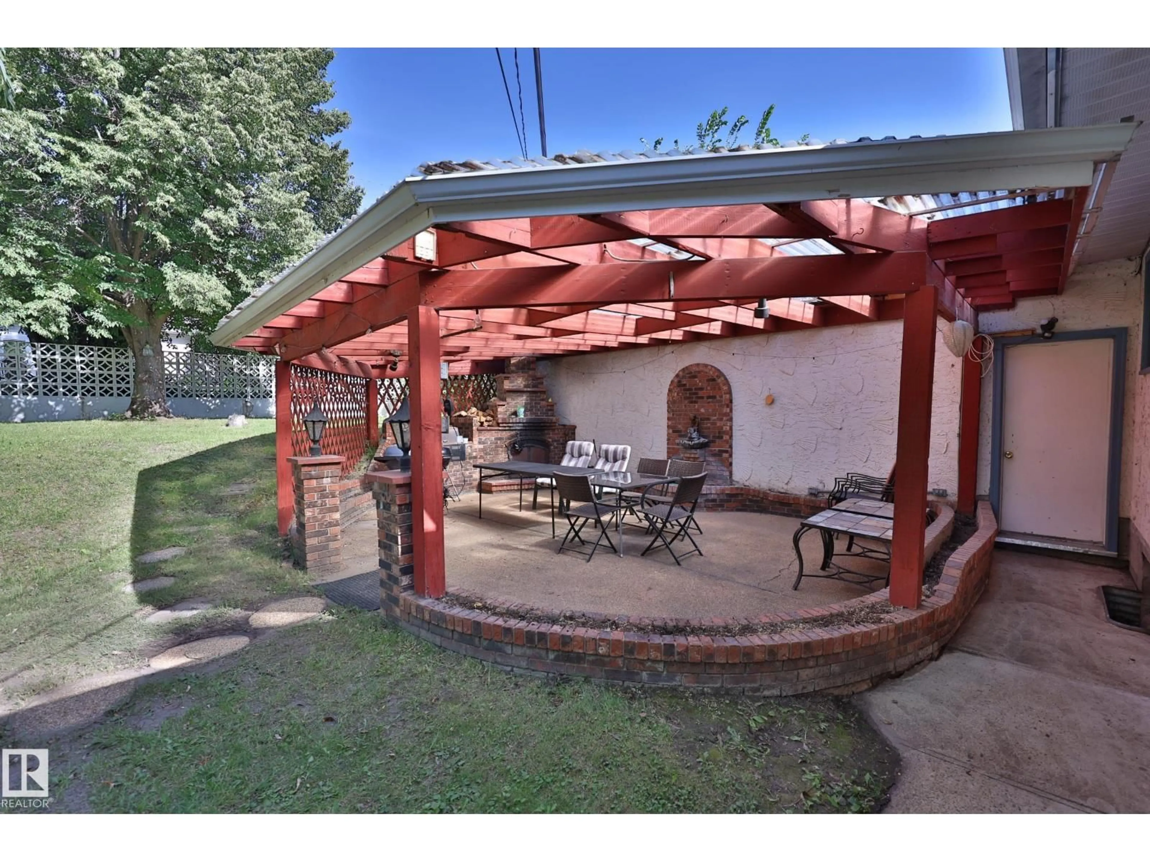 Patio, street for 51 SHERIDAN DR, St. Albert Alberta T8N0J1
