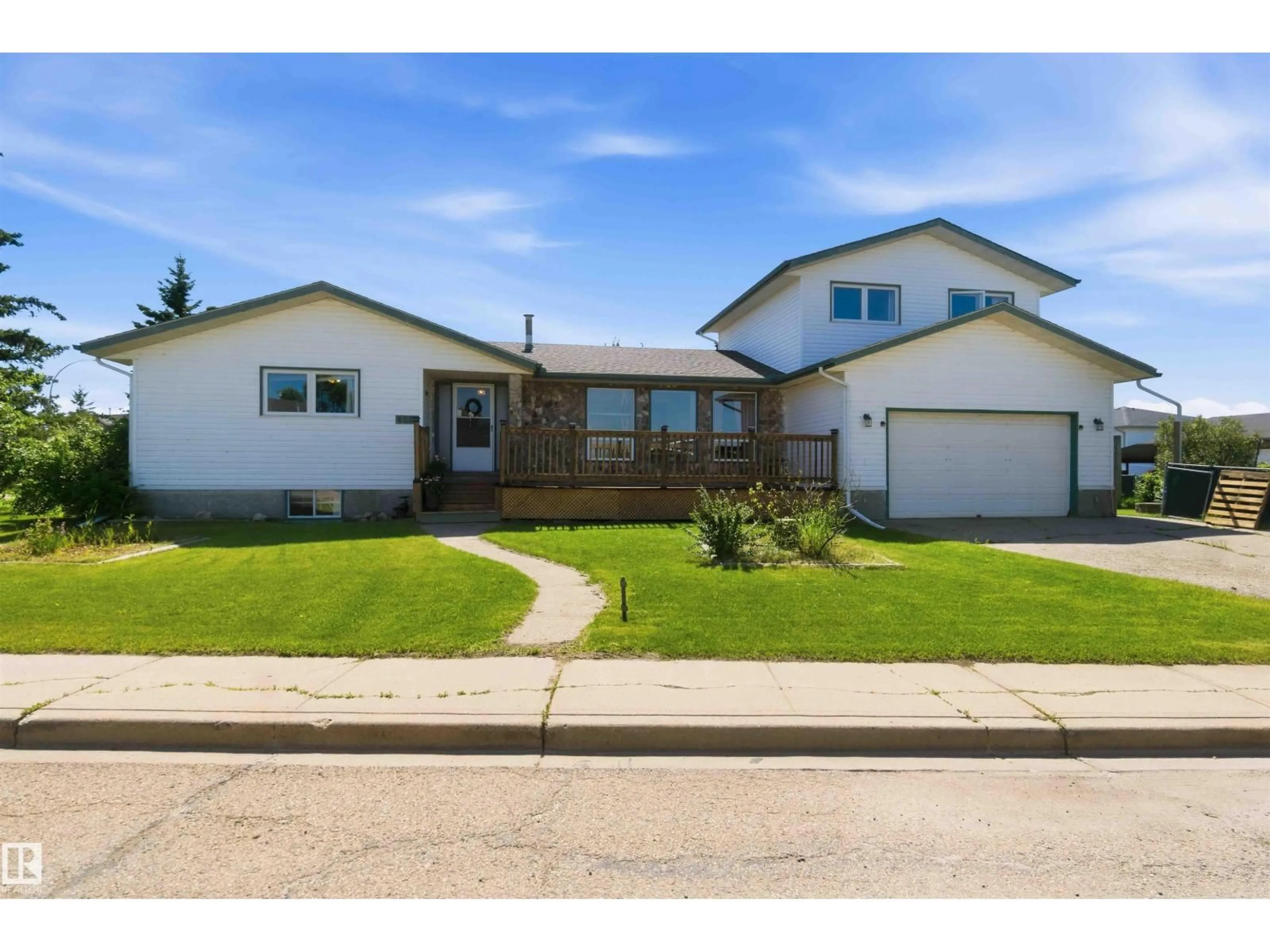 Home with vinyl exterior material, street for 4335 53 AV, Tofield Alberta T0B4J0