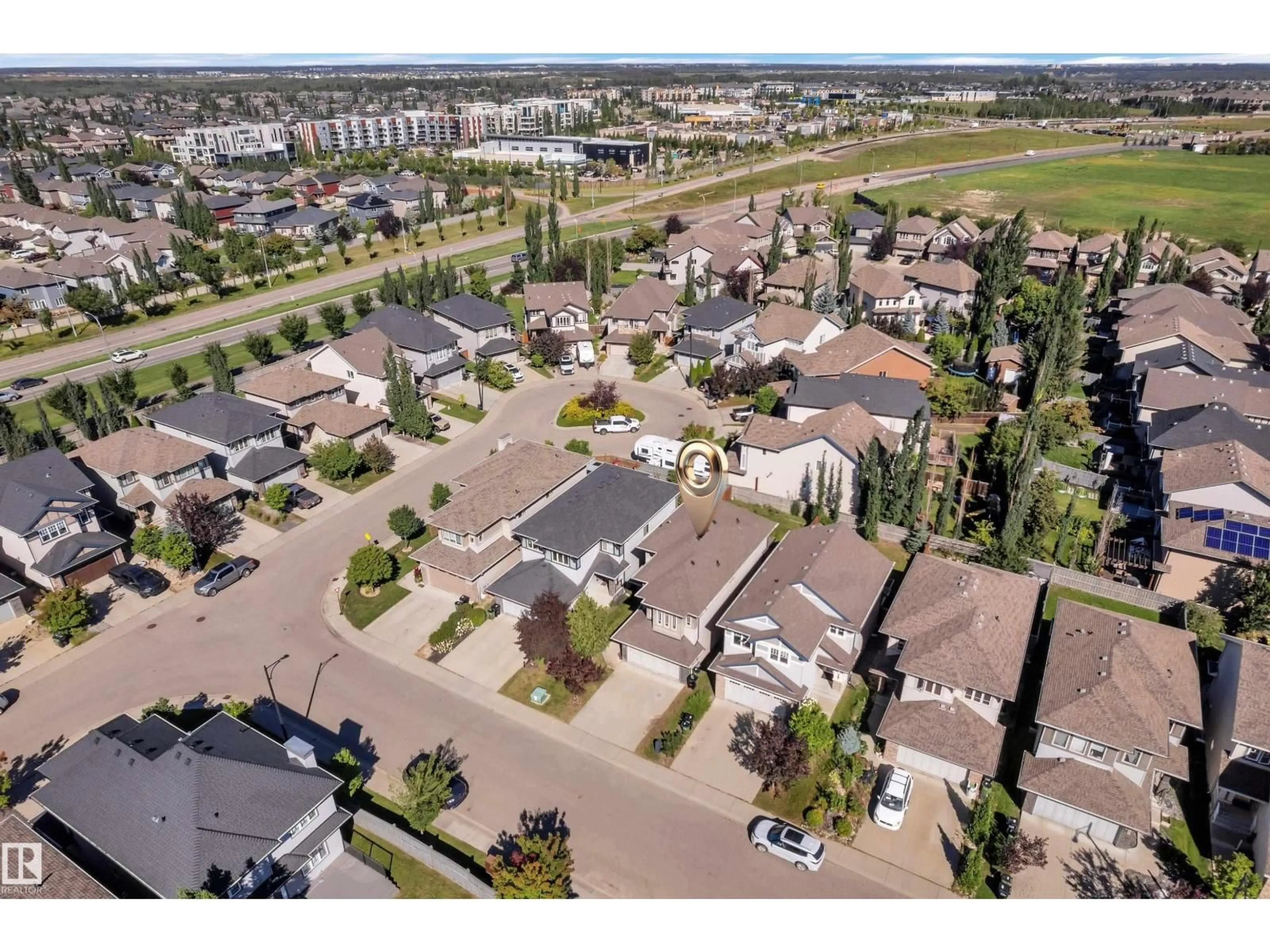 A pic from outside/outdoor area/front of a property/back of a property/a pic from drone, street for 642 ADAMS WY, Edmonton Alberta T6W0K1