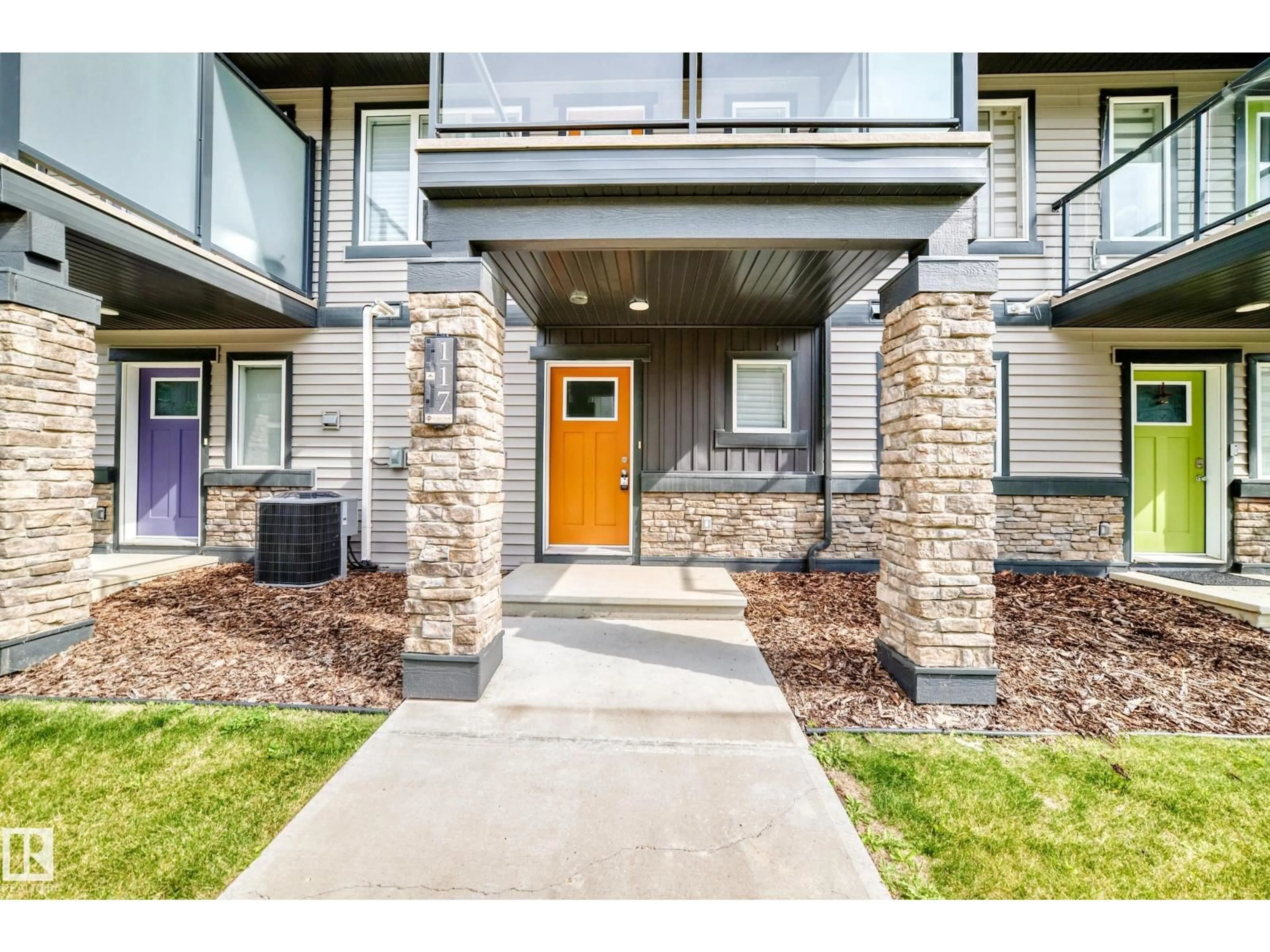 Indoor entryway for 1530 - 117 TAMARACK BV, Edmonton Alberta T6T2E6