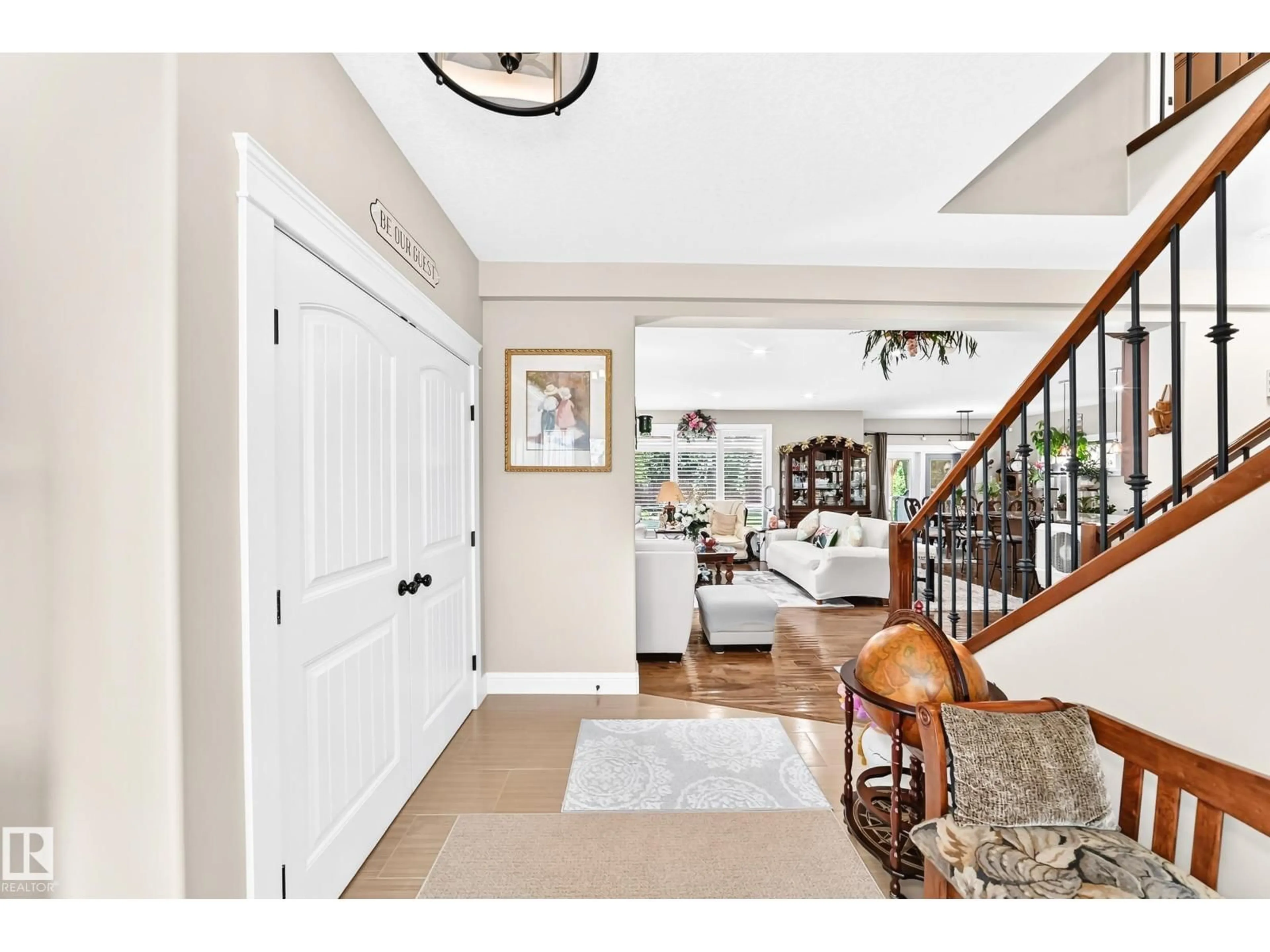 Indoor entryway for 45 LACOMBE DR, St. Albert Alberta T8N4G8