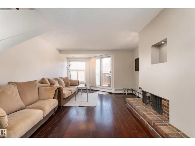 11120 83 AV, Edmonton 2