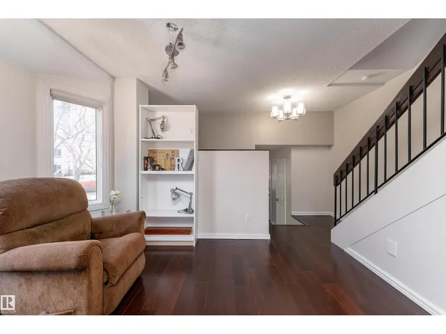 11120 83 AV, Edmonton 5