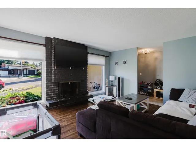 NW - 15256 122 ST, Edmonton 5