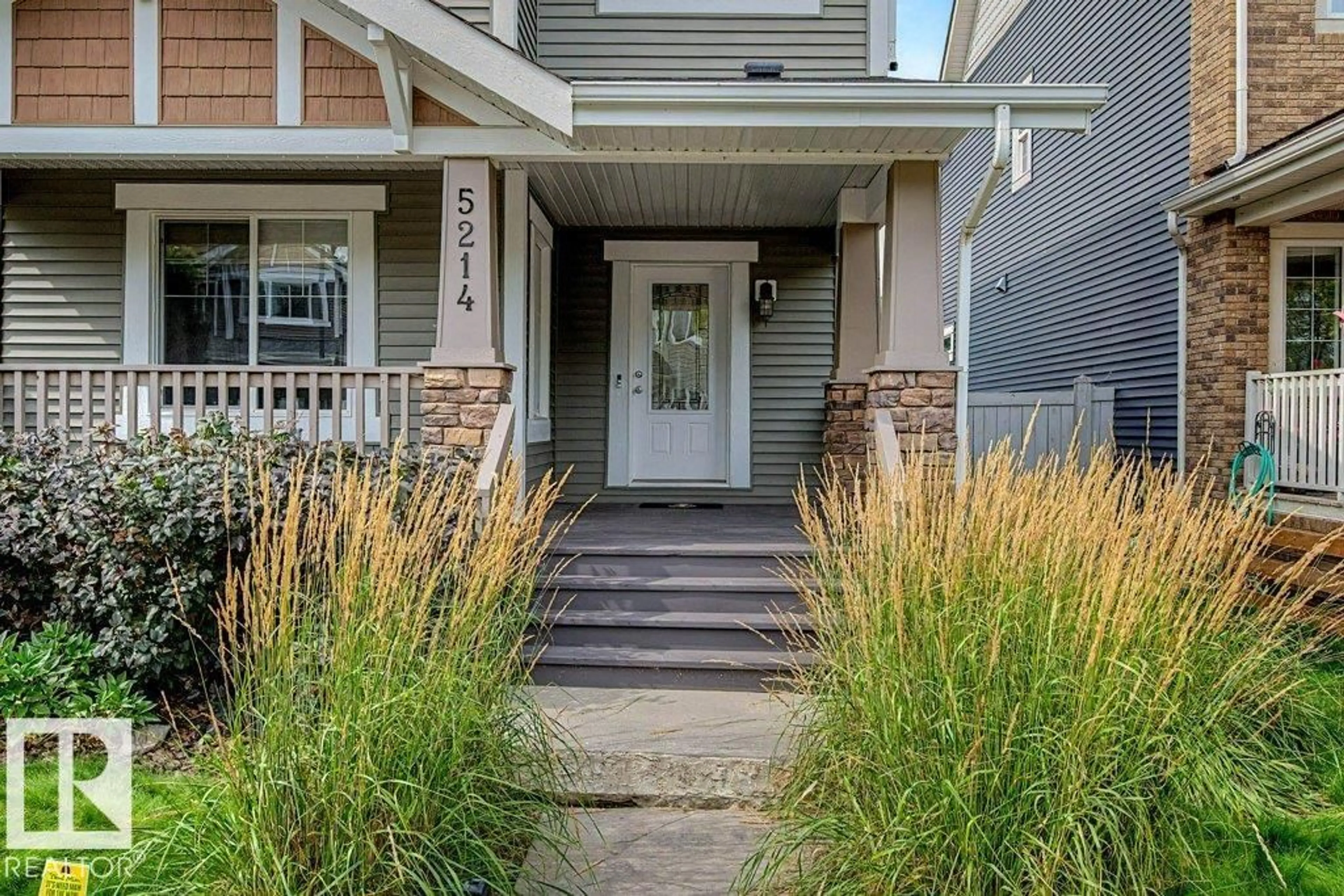 Indoor entryway for 5214 ADMIRAL WALTER HOSE ST, Edmonton Alberta T5E6T4