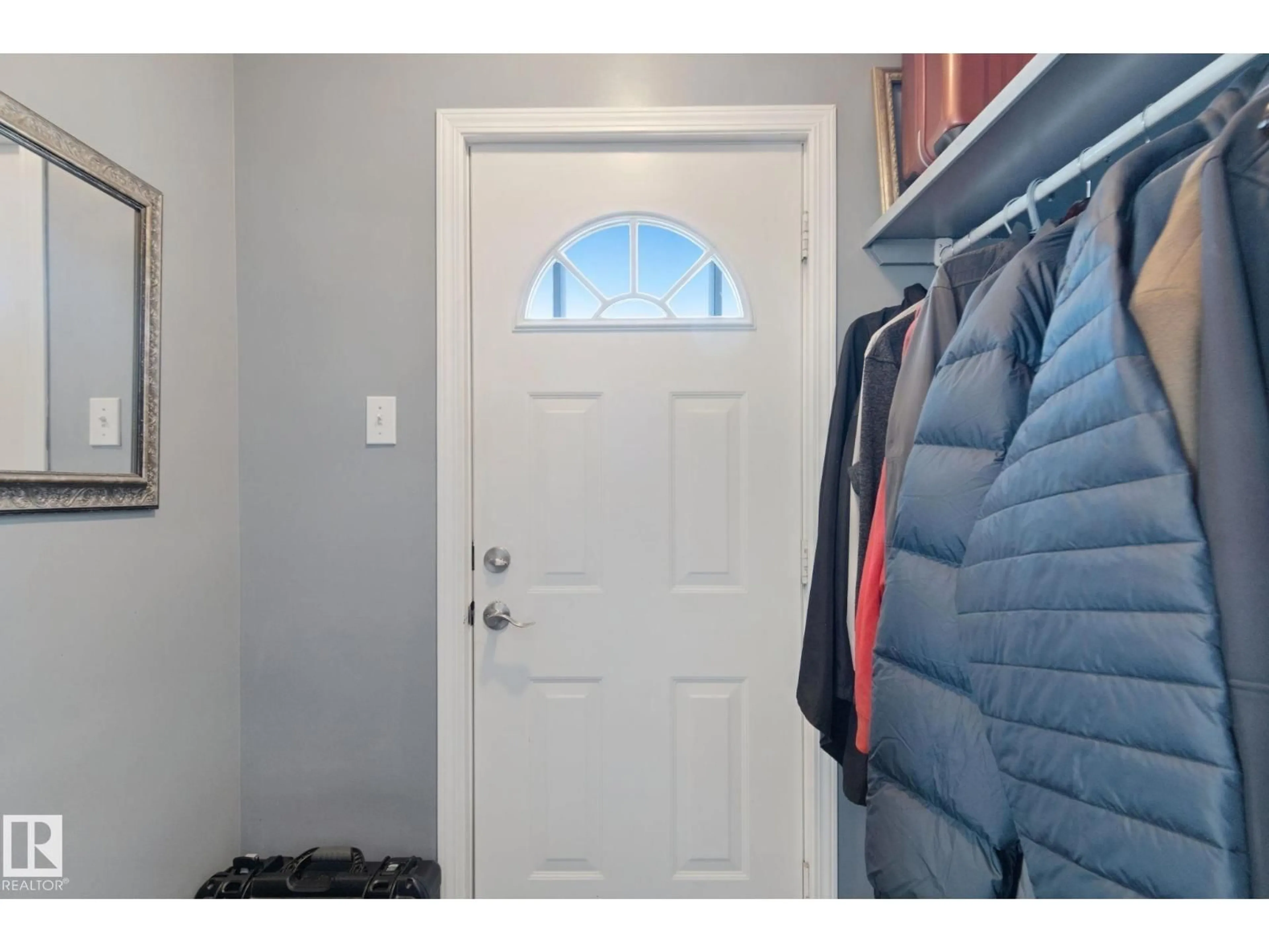Indoor entryway for NW - 12035 83 ST, Edmonton Alberta T5B2Z7