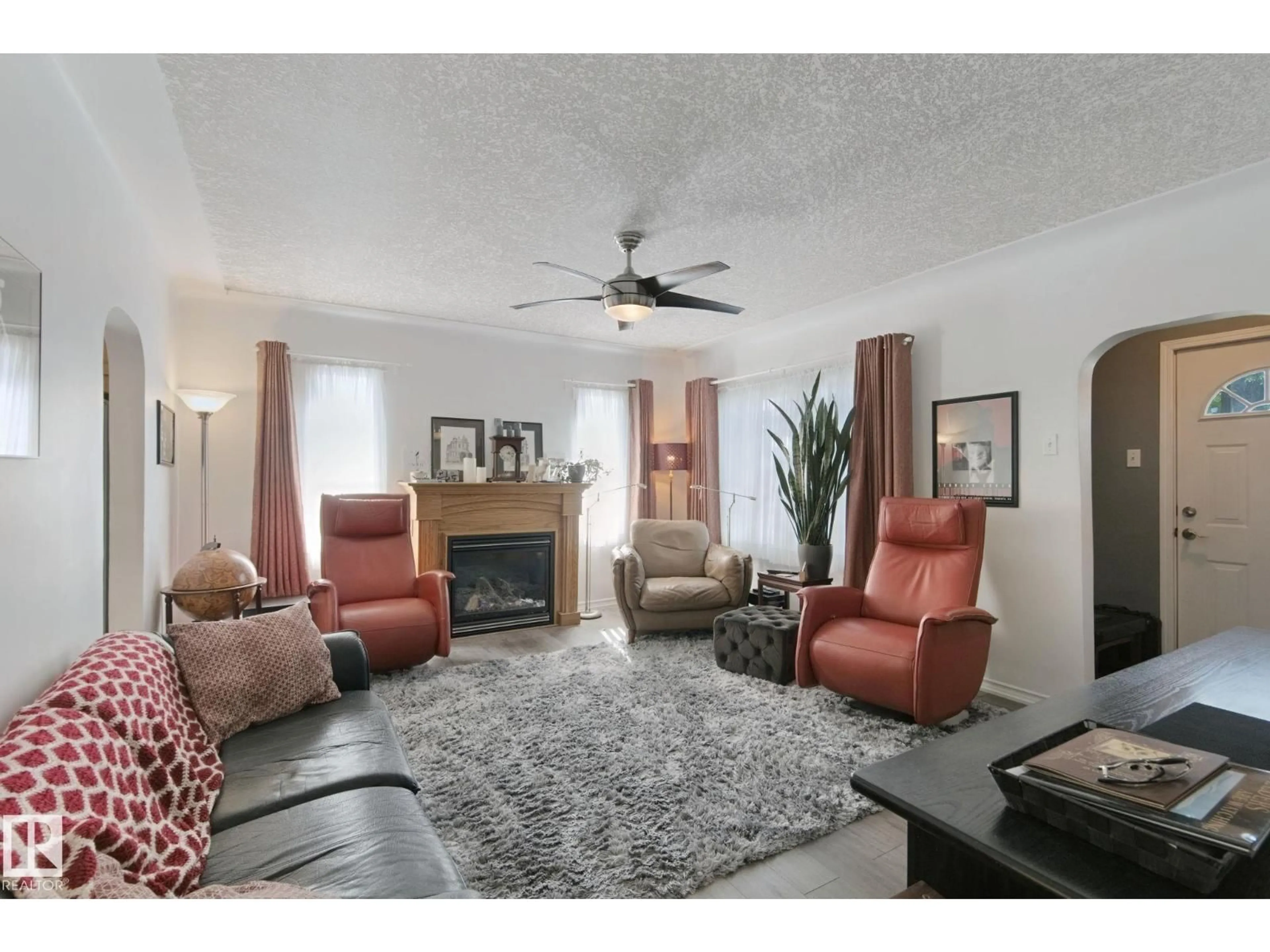 Living room with furniture, unknown for NW - 12035 83 ST, Edmonton Alberta T5B2Z7