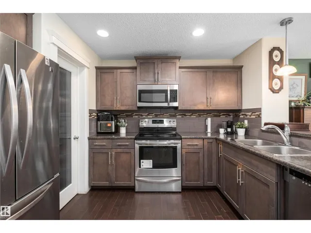 SW - 612 175A ST, Edmonton 4