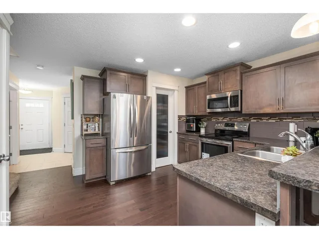 SW - 612 175A ST, Edmonton 5