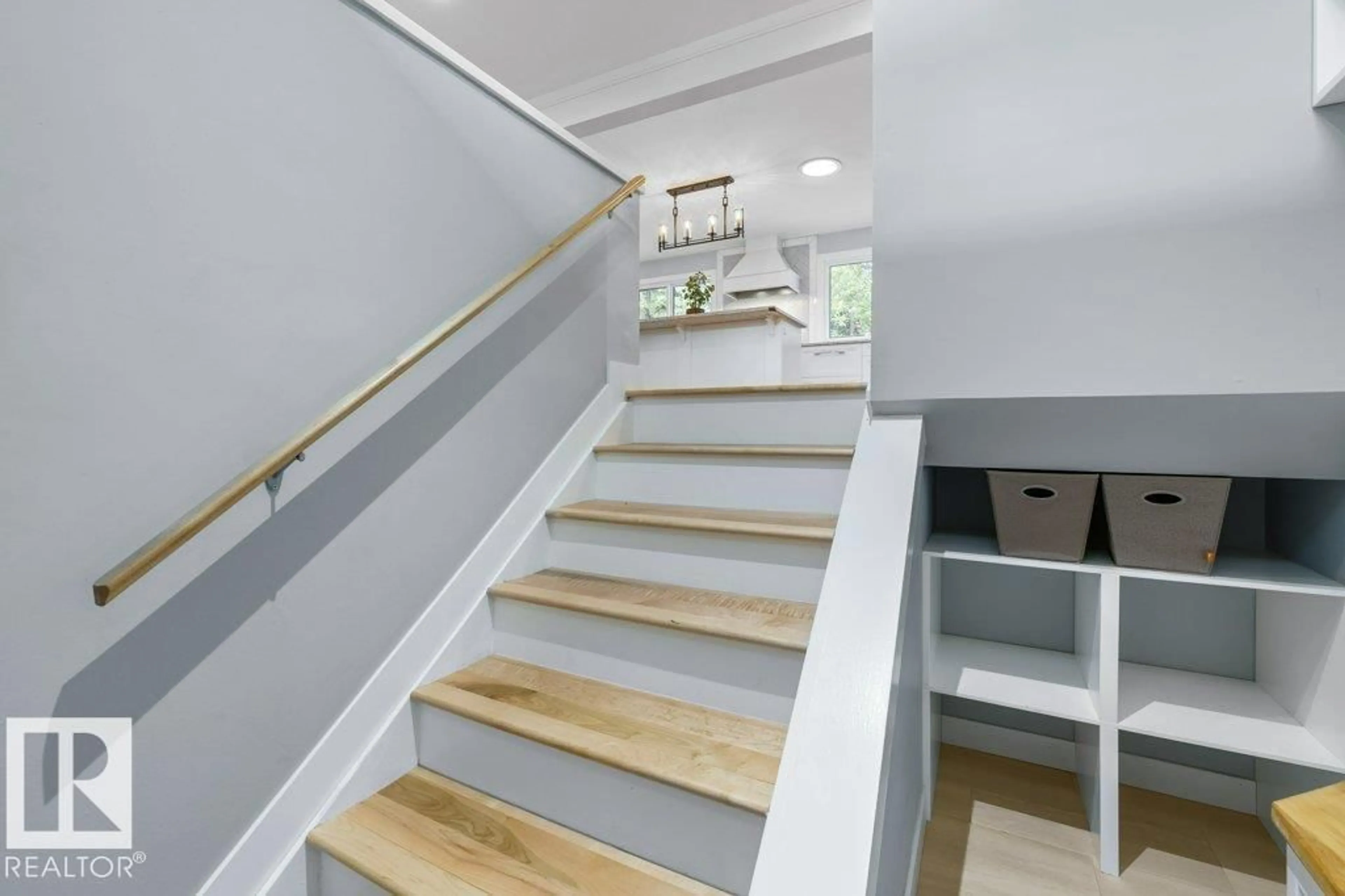 Stairs for 73 LINWOOD CR, St. Albert Alberta T8N1P6