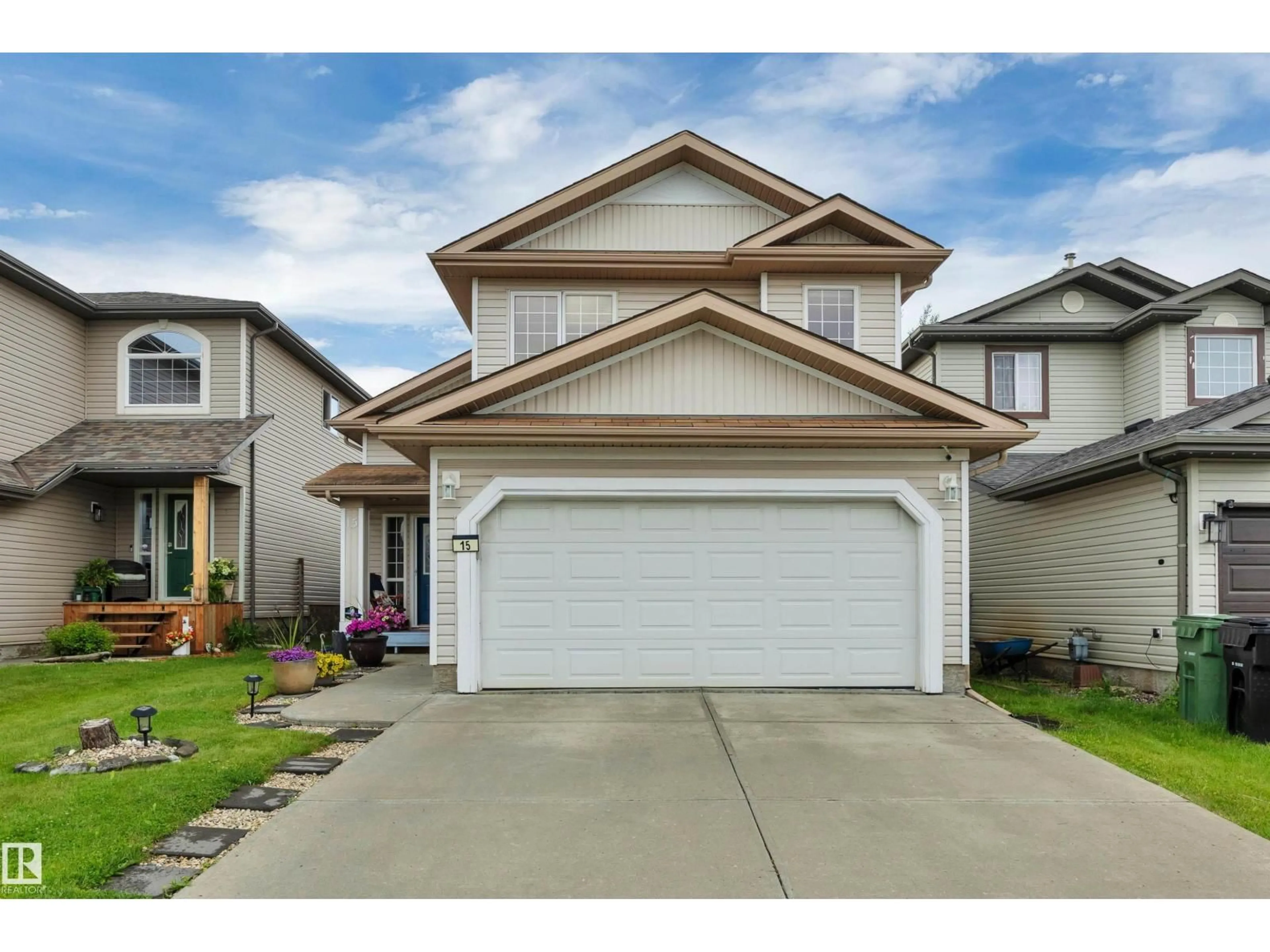 Home with vinyl exterior material, street for 15 DOUGLAS CR, Leduc Alberta T9E8P3