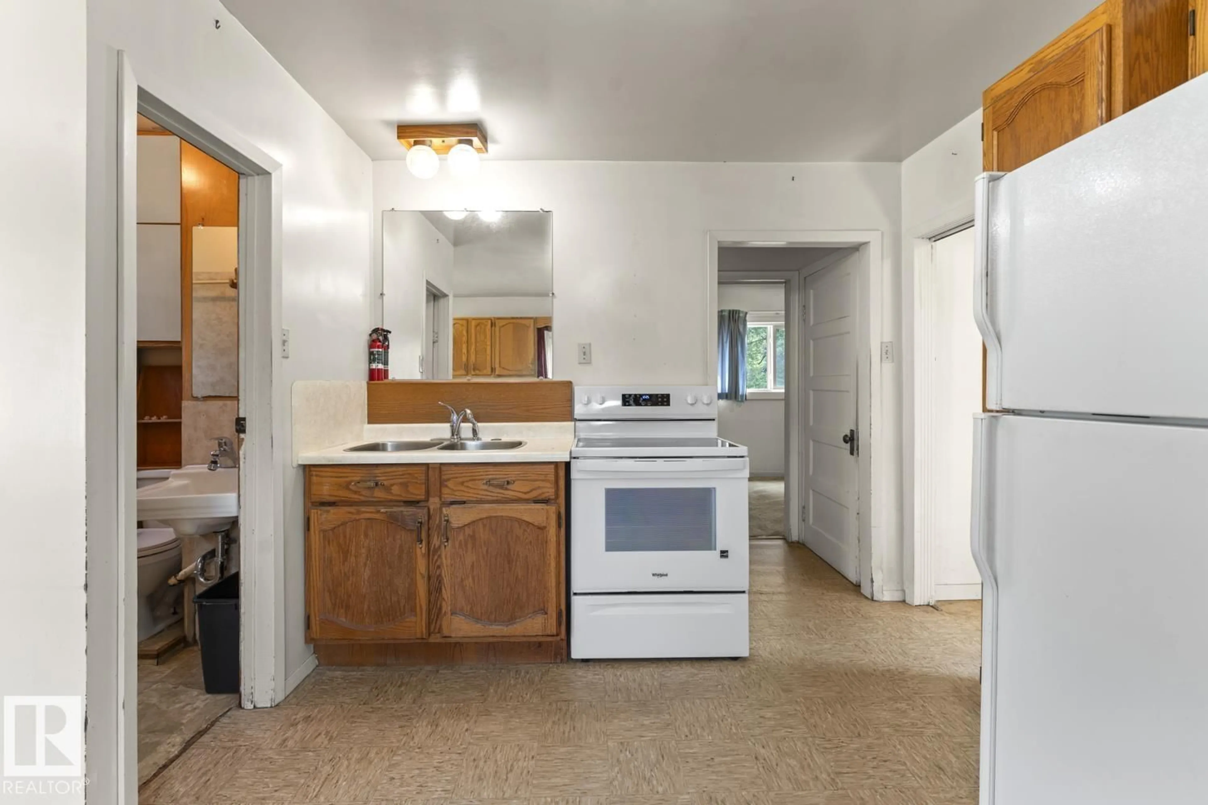 Standard kitchen, unknown for 42201 TWP RD 624, Rural Bonnyville M.D. Alberta T9M1P1