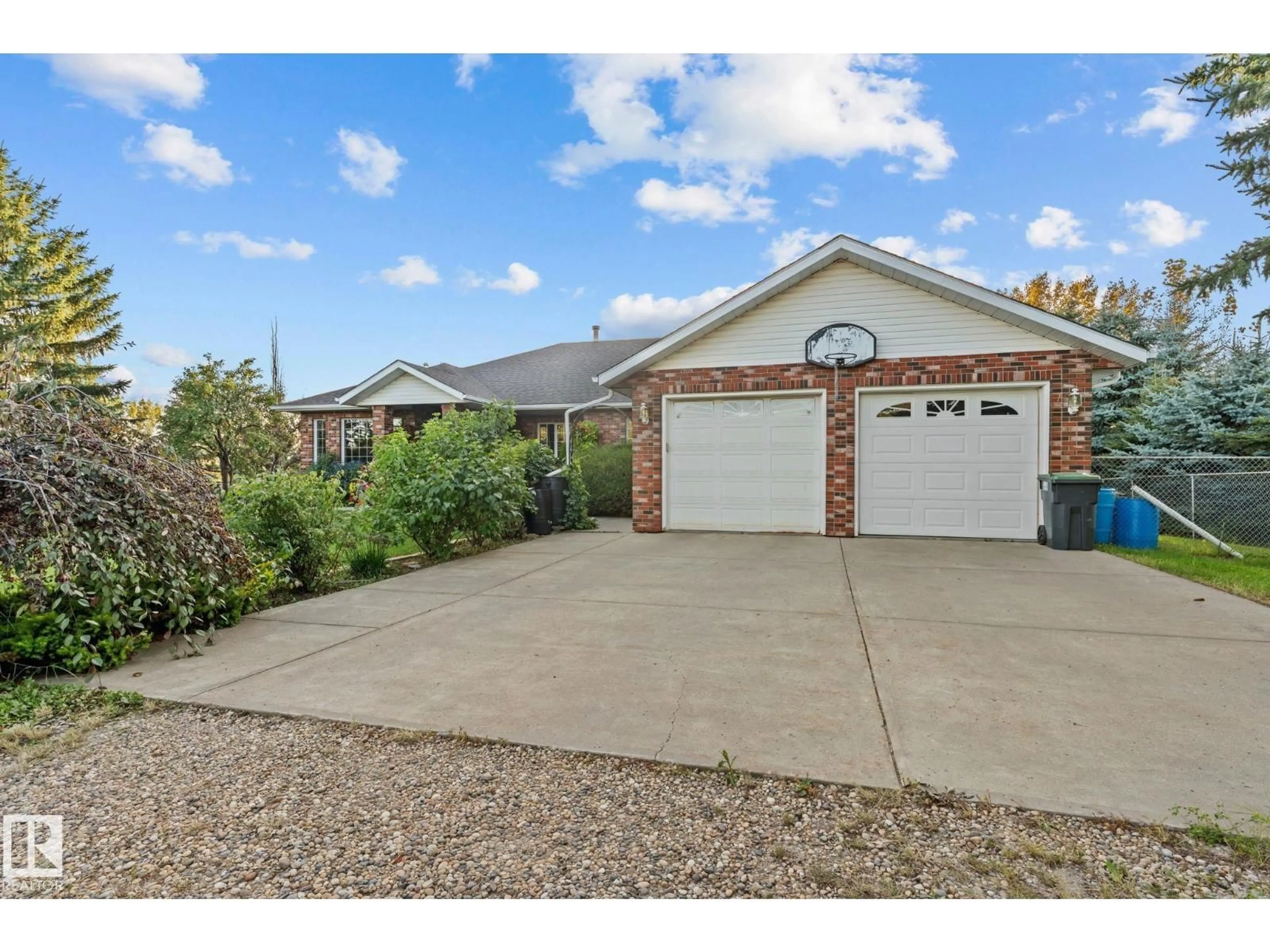 A pic from outside/outdoor area/front of a property/back of a property/a pic from drone, street for 54224 RGE ROAD 245, Rural Sturgeon County Alberta T8T0A6