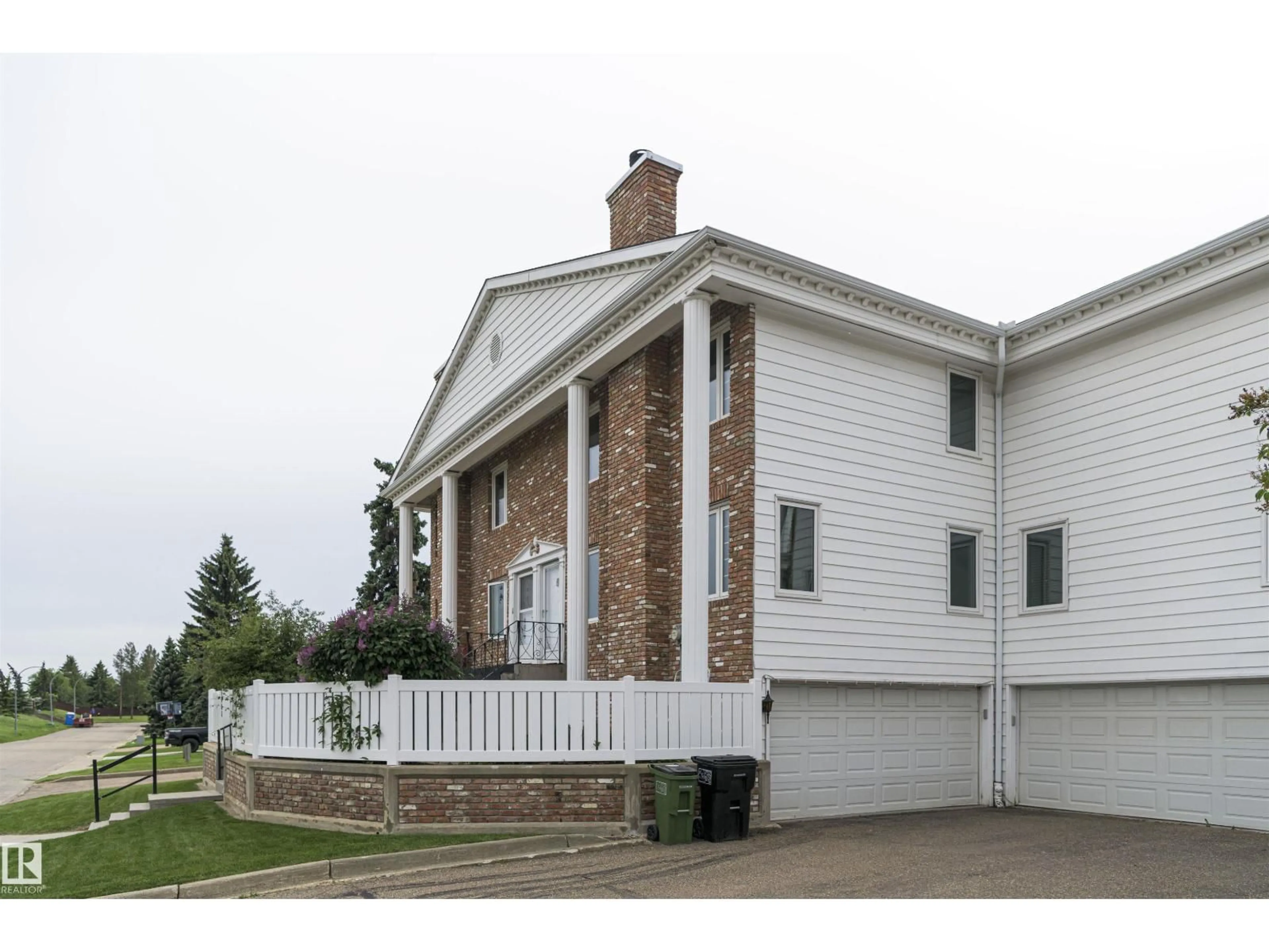 Home with vinyl exterior material, unknown for 5010 147 ST, Edmonton Alberta T6H5E7