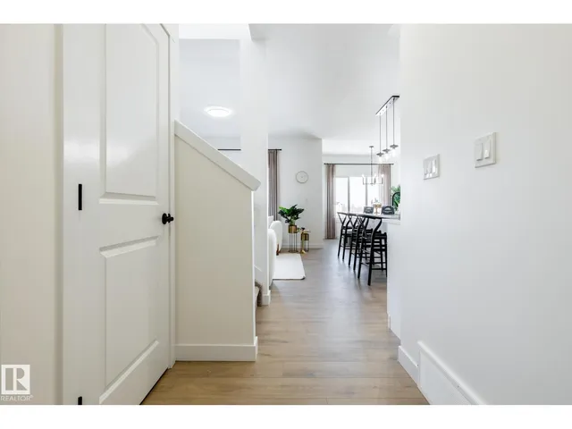 4562 CHEGWIN WD, Edmonton 5