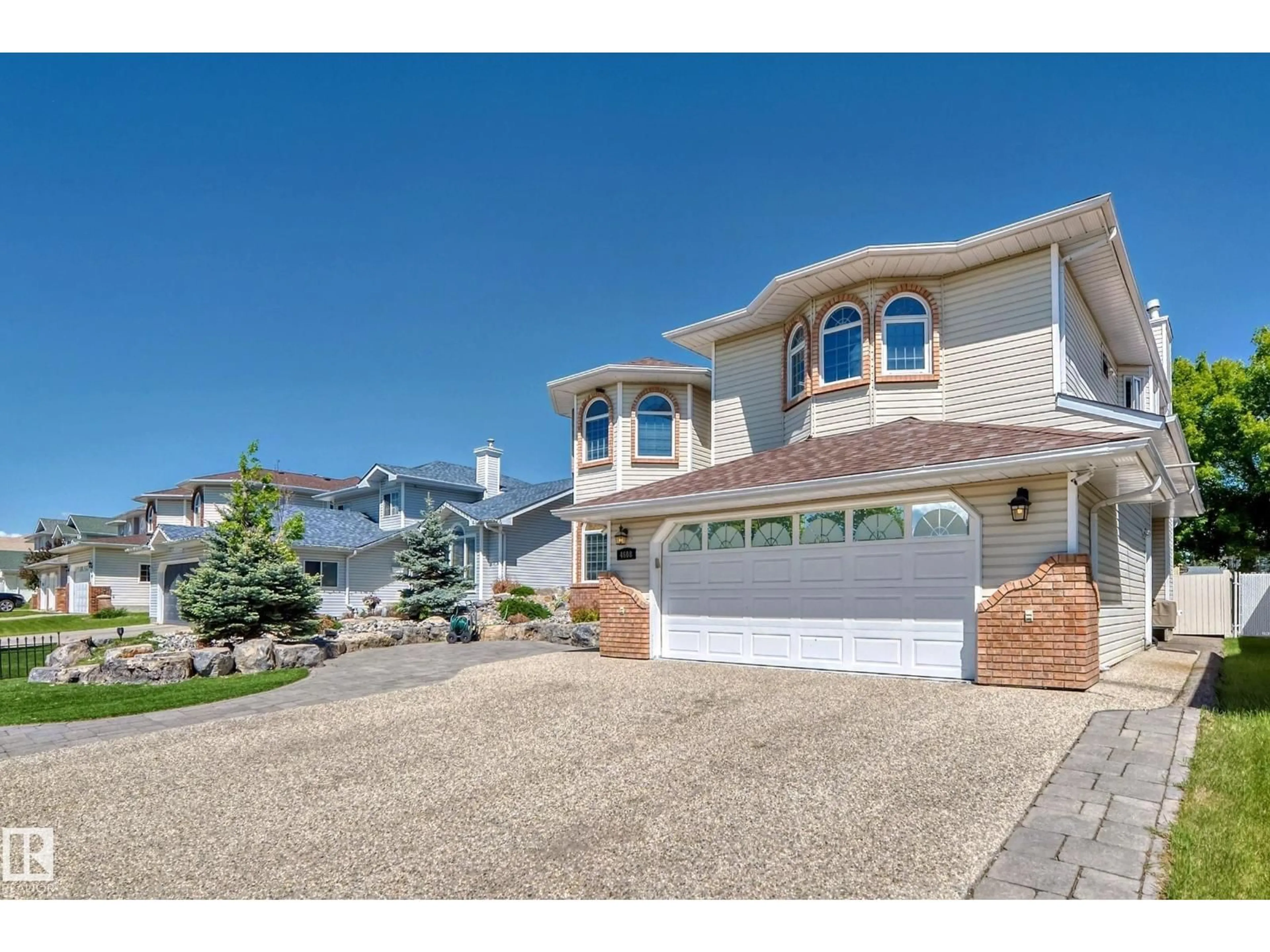 Home with vinyl exterior material, street for 4608 43 AV, Edmonton Alberta T6L6L9