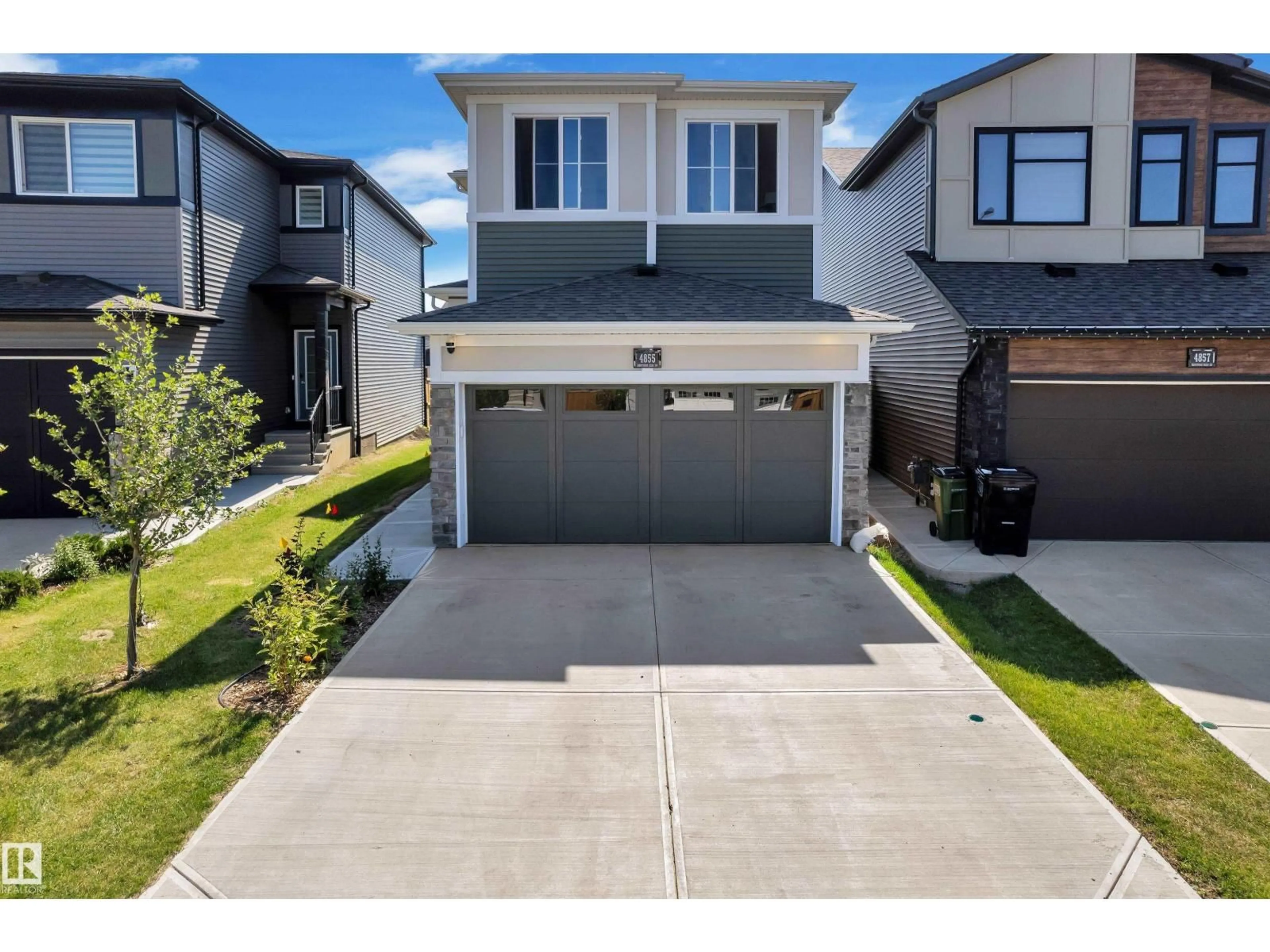 A pic from outside/outdoor area/front of a property/back of a property/a pic from drone, street for SW - 4855 HAWTHORN BN, Edmonton Alberta T6X3A9