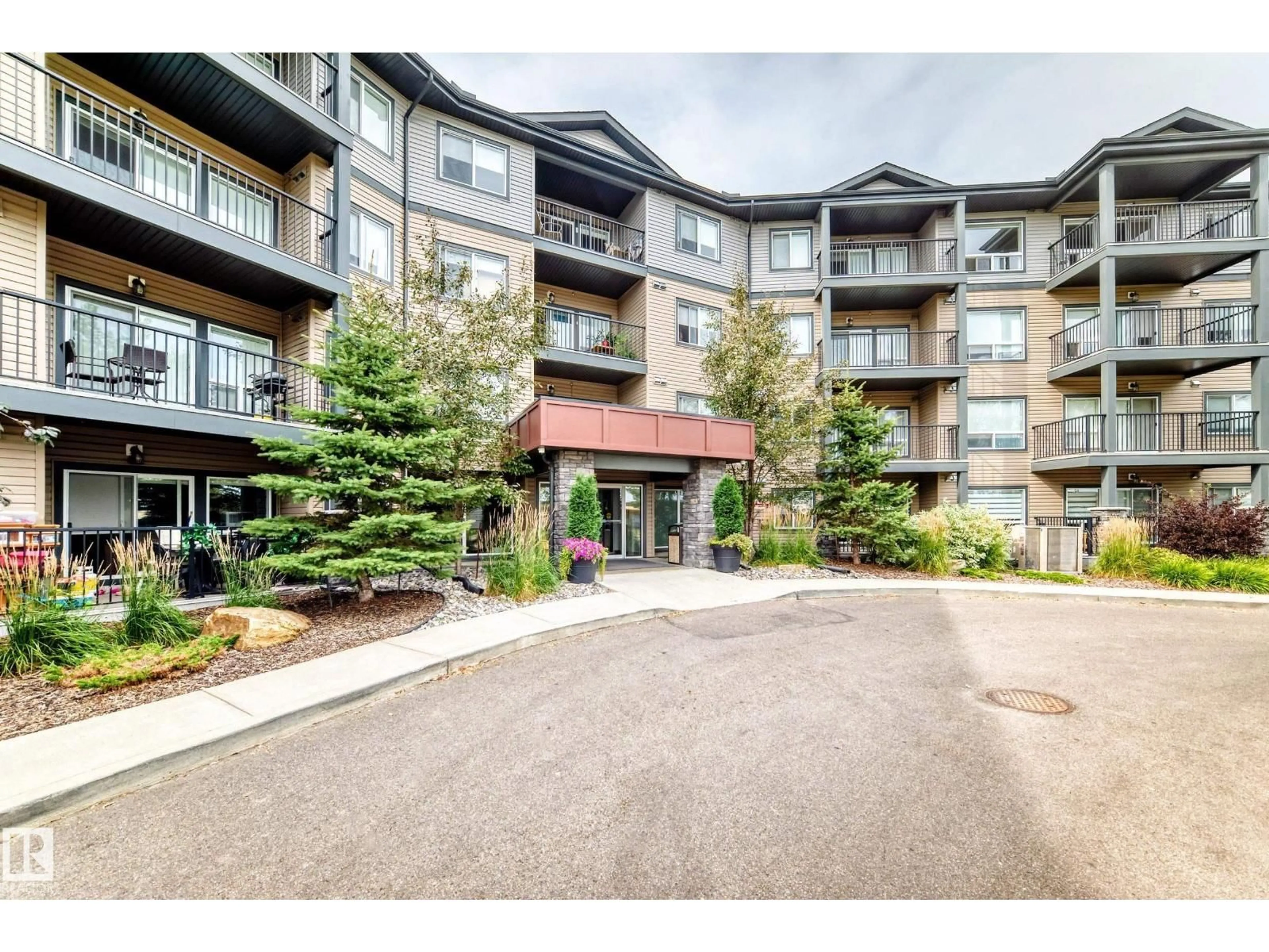 Patio, mountain view for #220 - 11511 27 AV, Edmonton Alberta T6J7J8